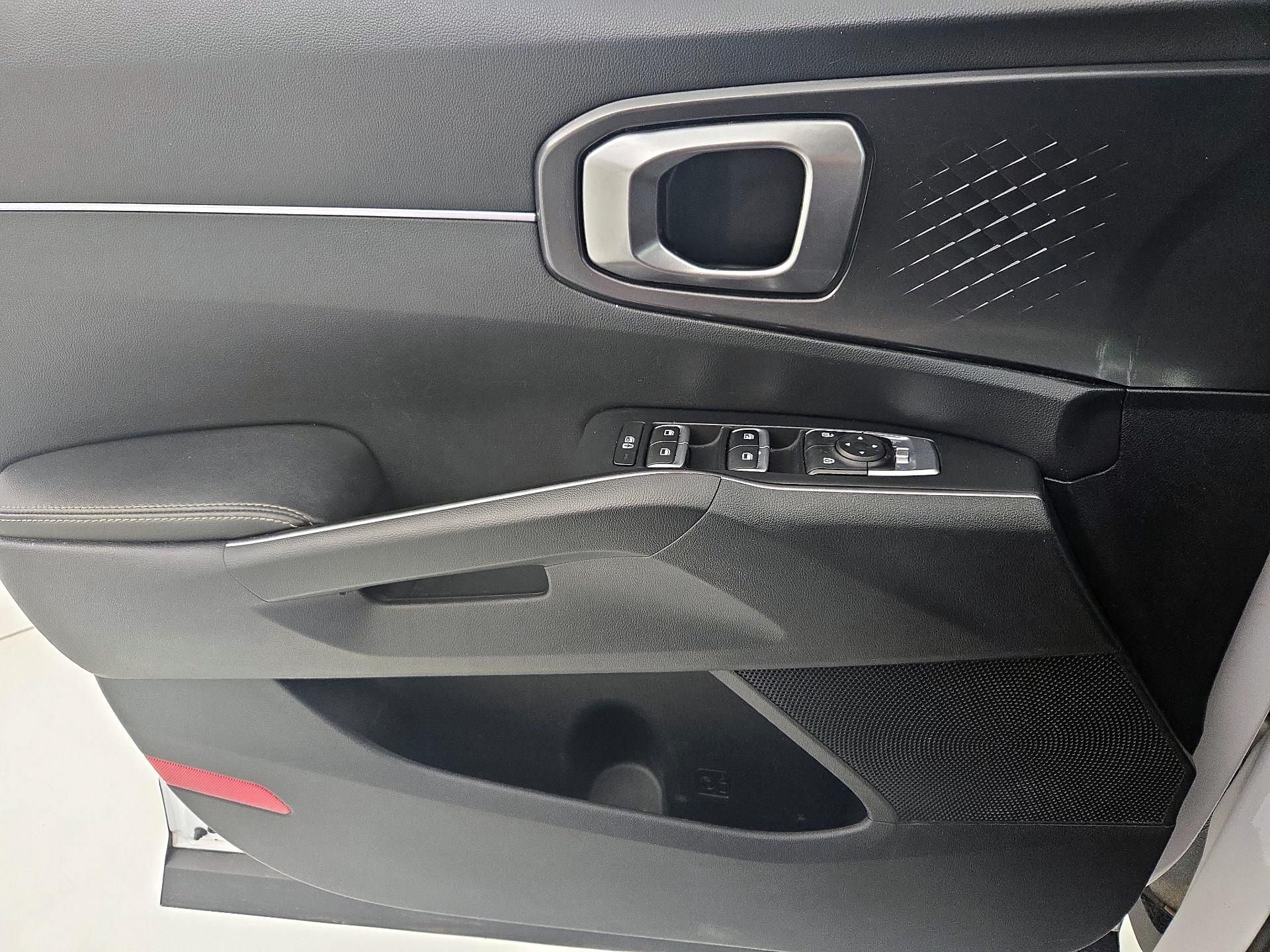 Thumbnail: 2023 Kia Sorento - 12