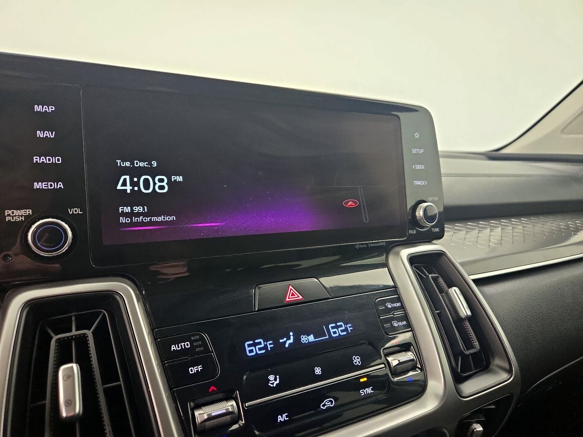 Thumbnail: 2023 Kia Sorento - 16