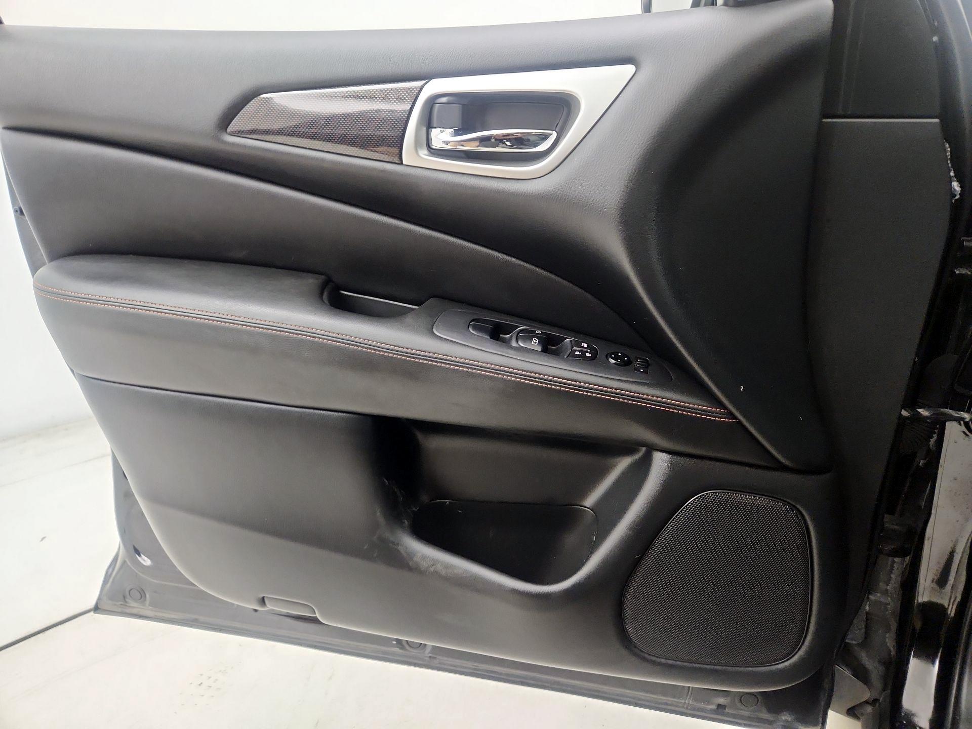 Thumbnail: 2020 Nissan Pathfinder - 12