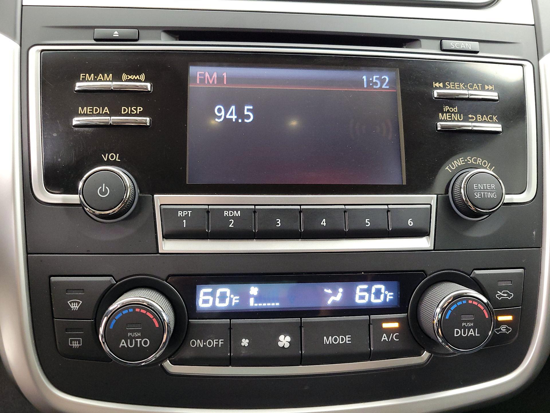 Thumbnail: 2017 Nissan Altima - 15