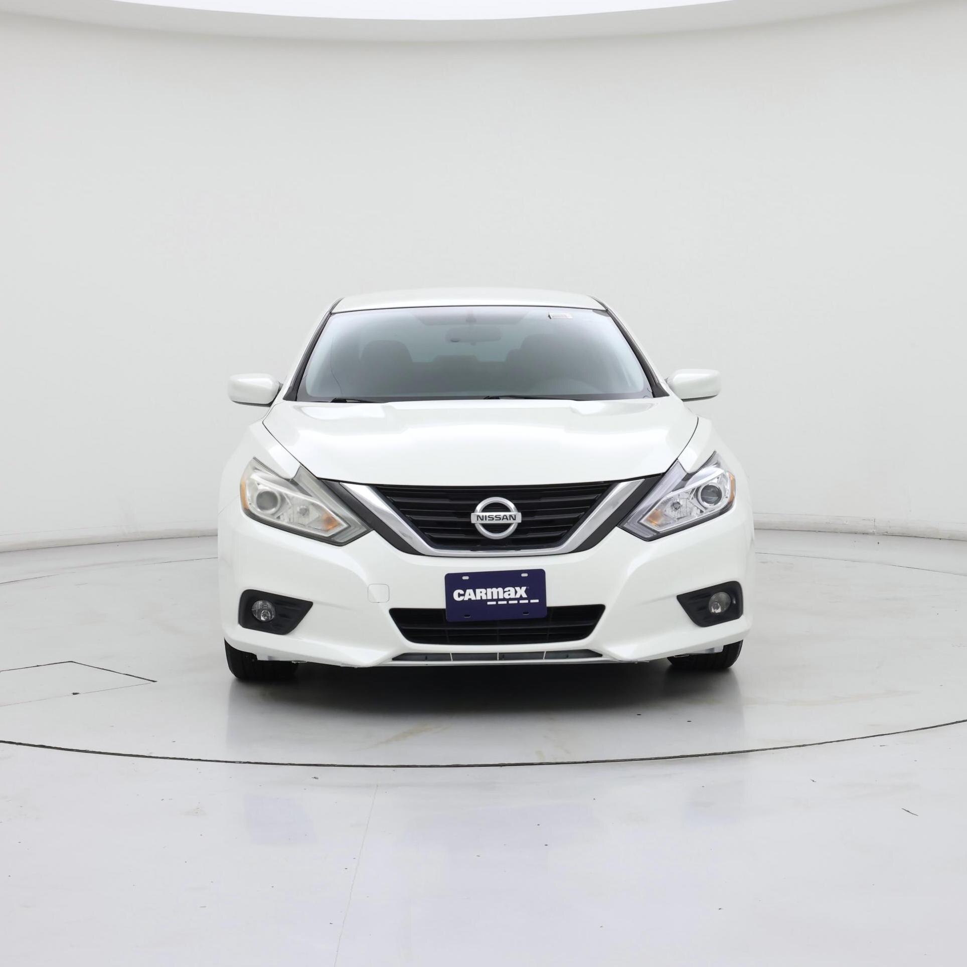 Thumbnail: 2017 Nissan Altima - 5