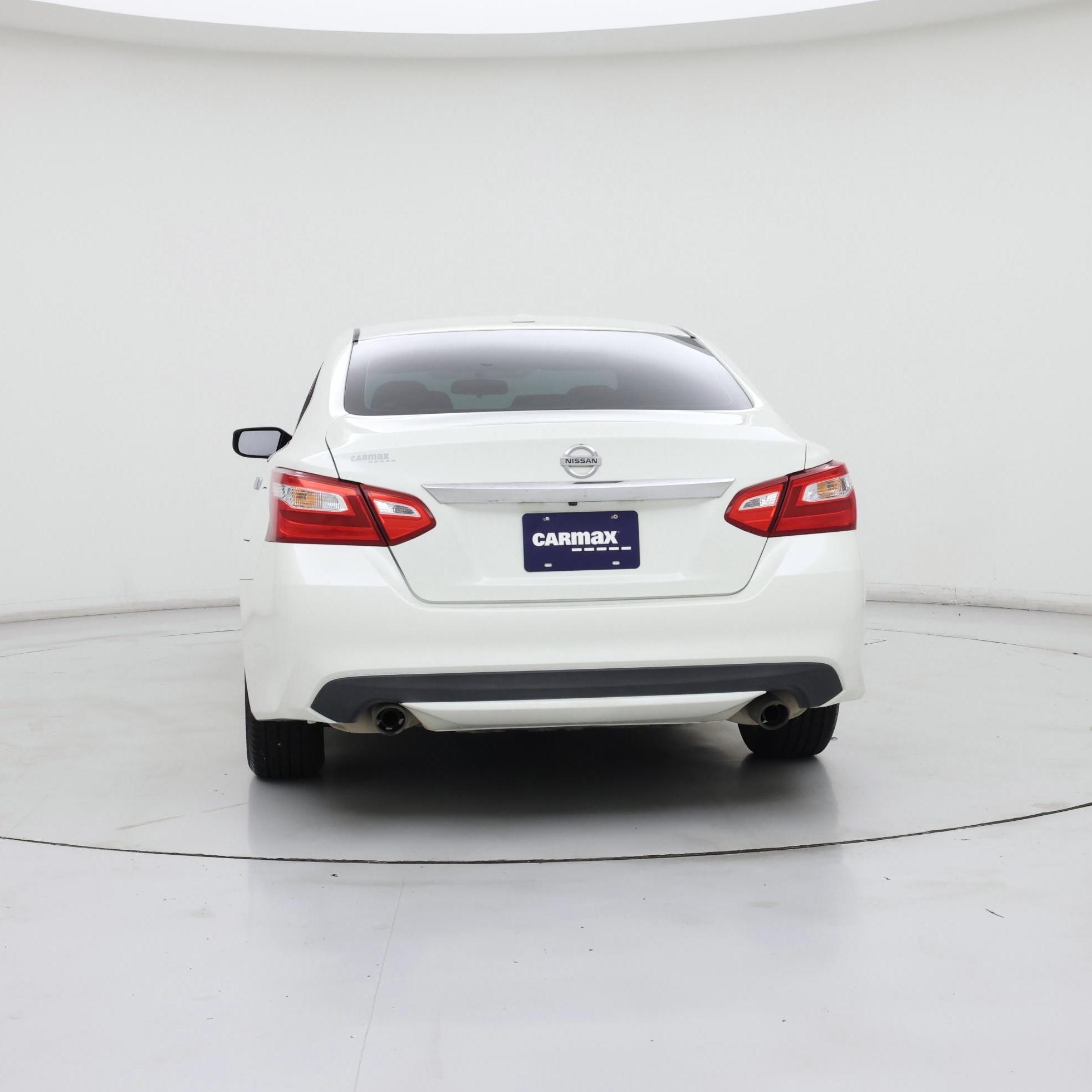 Thumbnail: 2017 Nissan Altima - 6