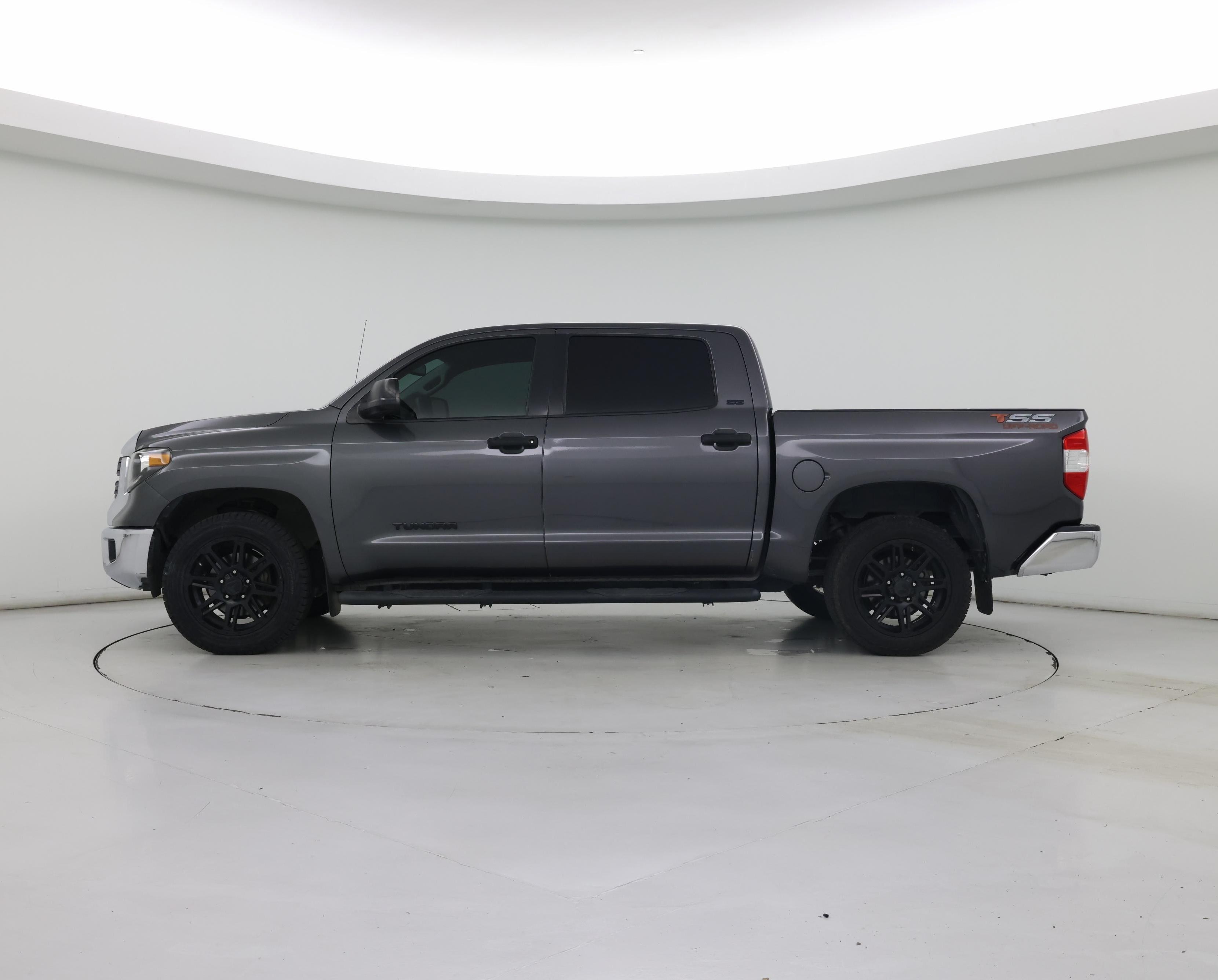 Thumbnail: 2019 Toyota Tundra - 3