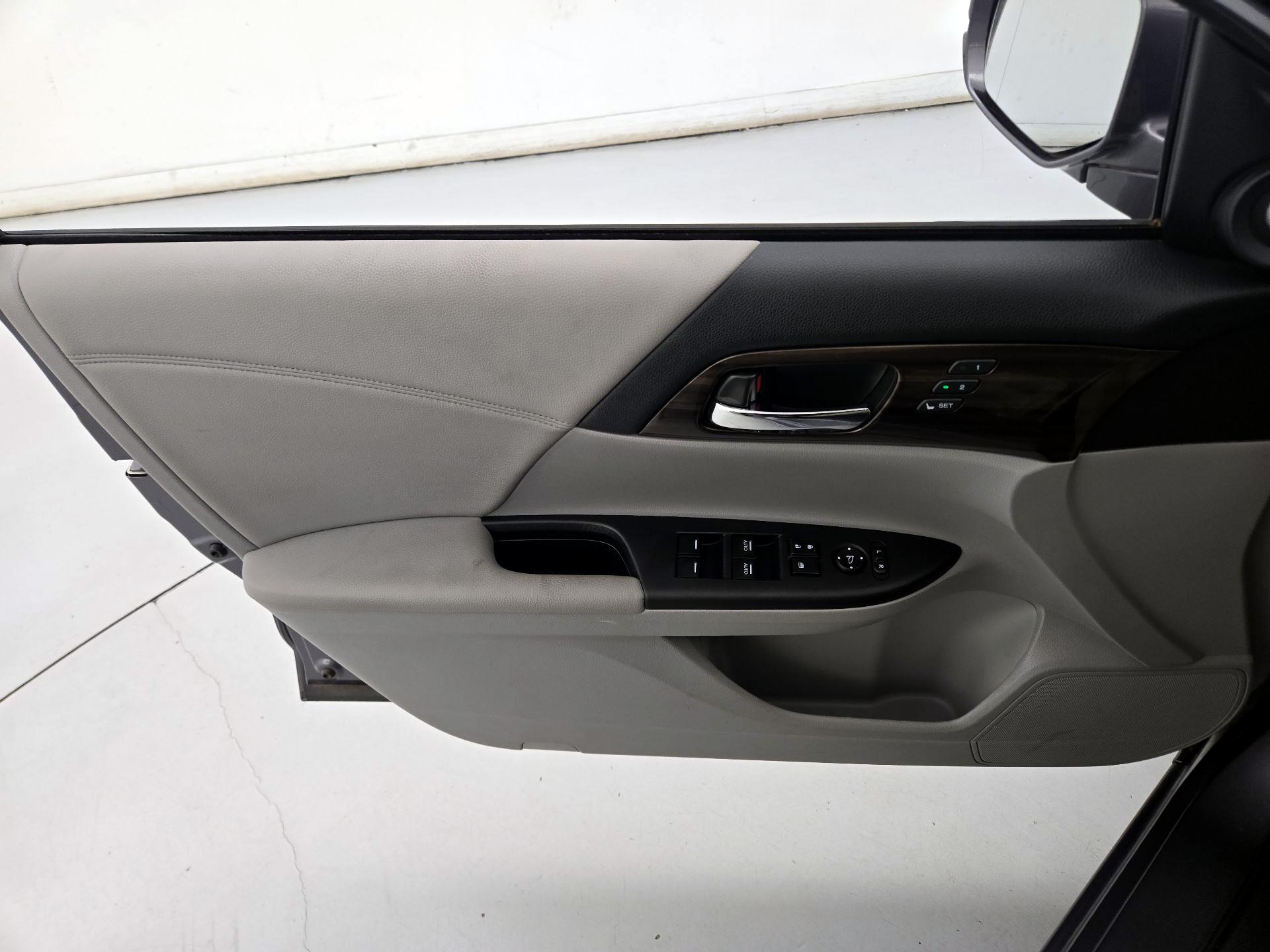 Thumbnail: 2016 Honda Accord - 12