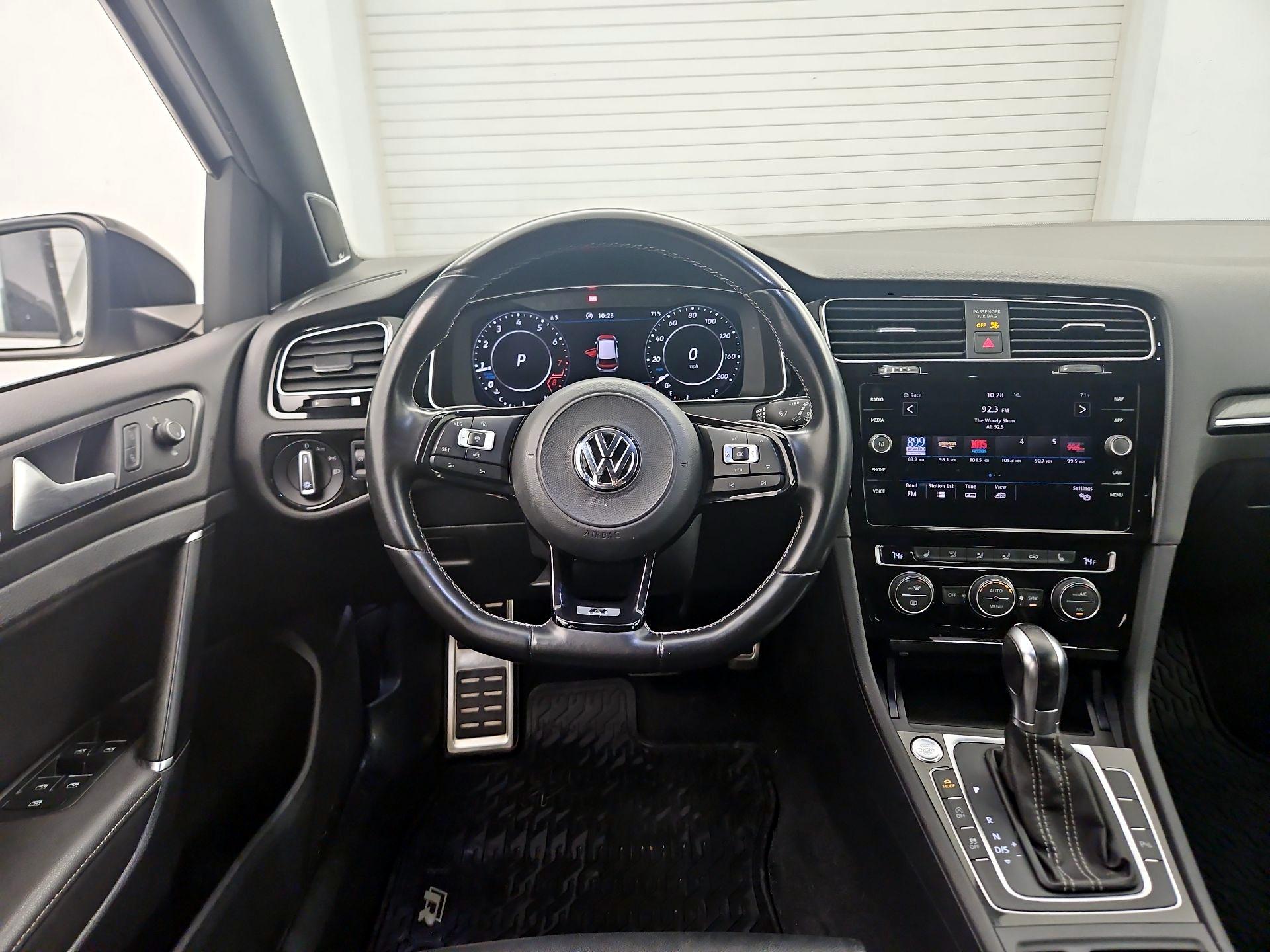 Thumbnail: 2019 Volkswagen Golf - 10