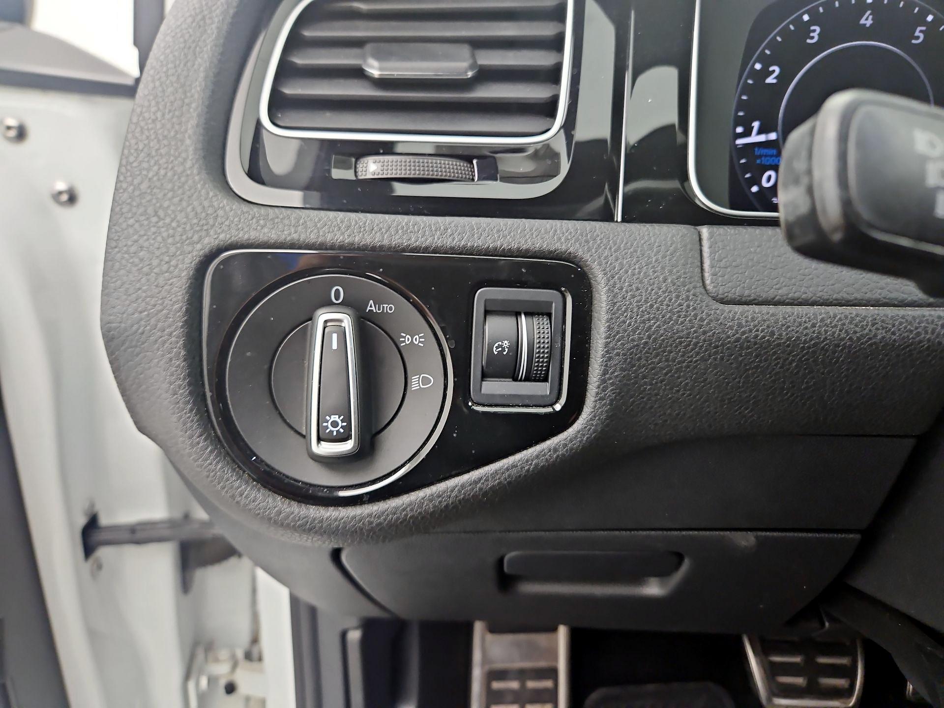 Thumbnail: 2019 Volkswagen Golf - 13