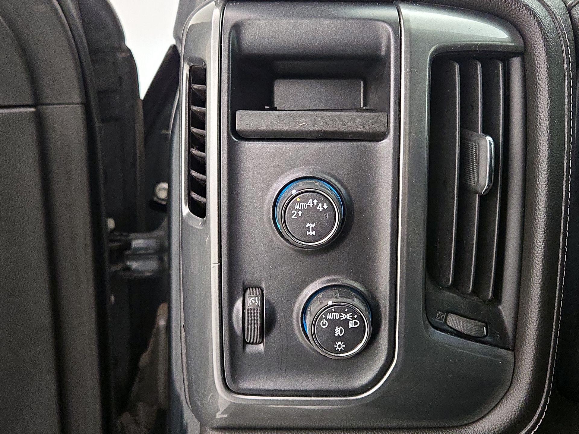 Thumbnail: 2017 Chevrolet Silverado 1500 - 13