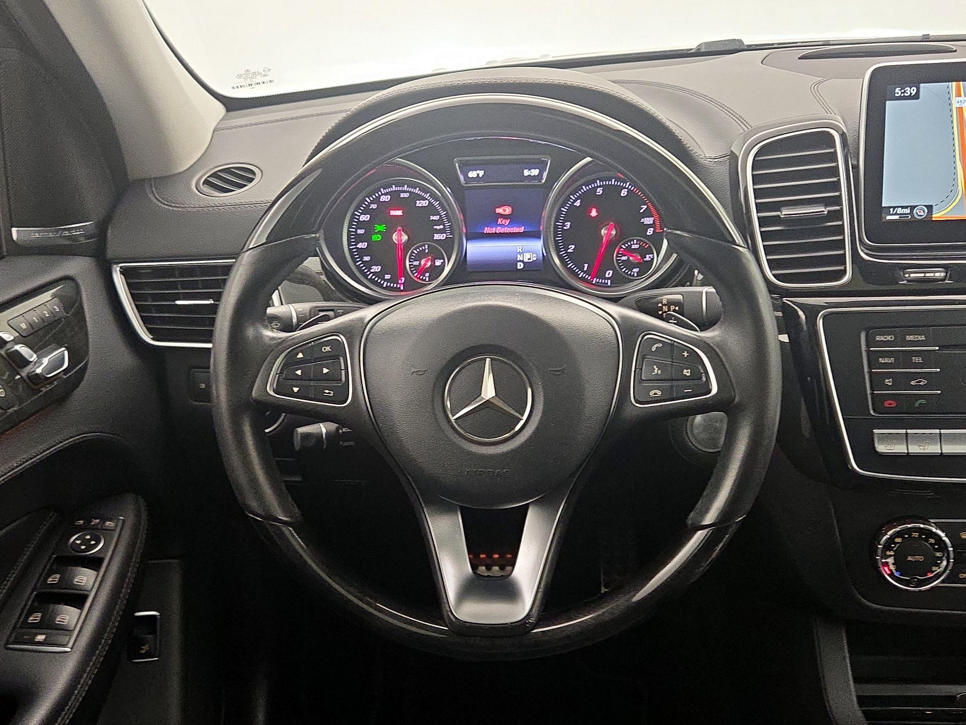 Thumbnail: 2016 Mercedes-Benz GLE - 10