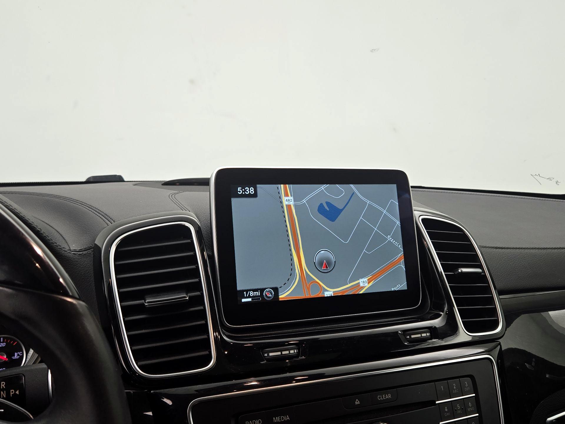 Thumbnail: 2016 Mercedes-Benz GLE - 14