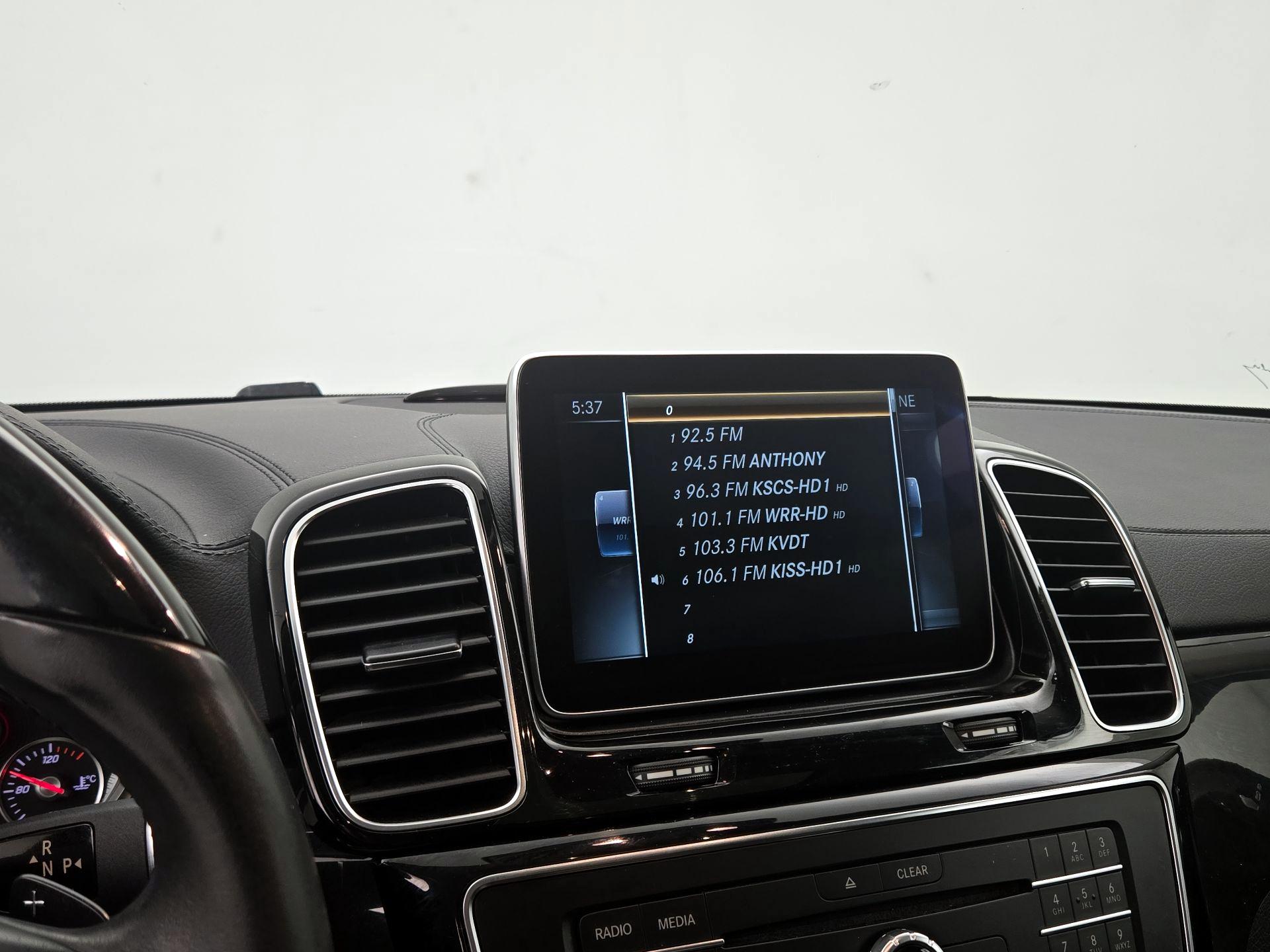 Thumbnail: 2016 Mercedes-Benz GLE - 16