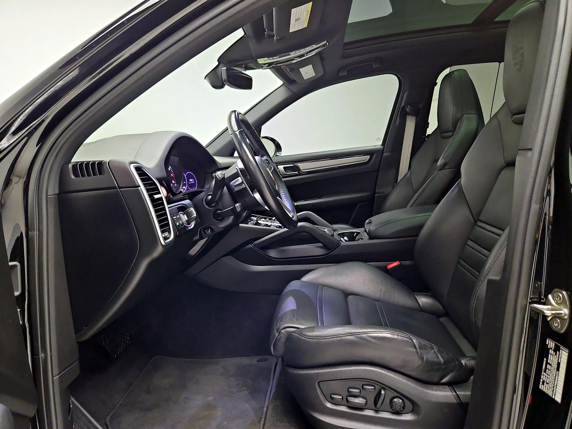 Thumbnail: 2022 Porsche Cayenne - 11