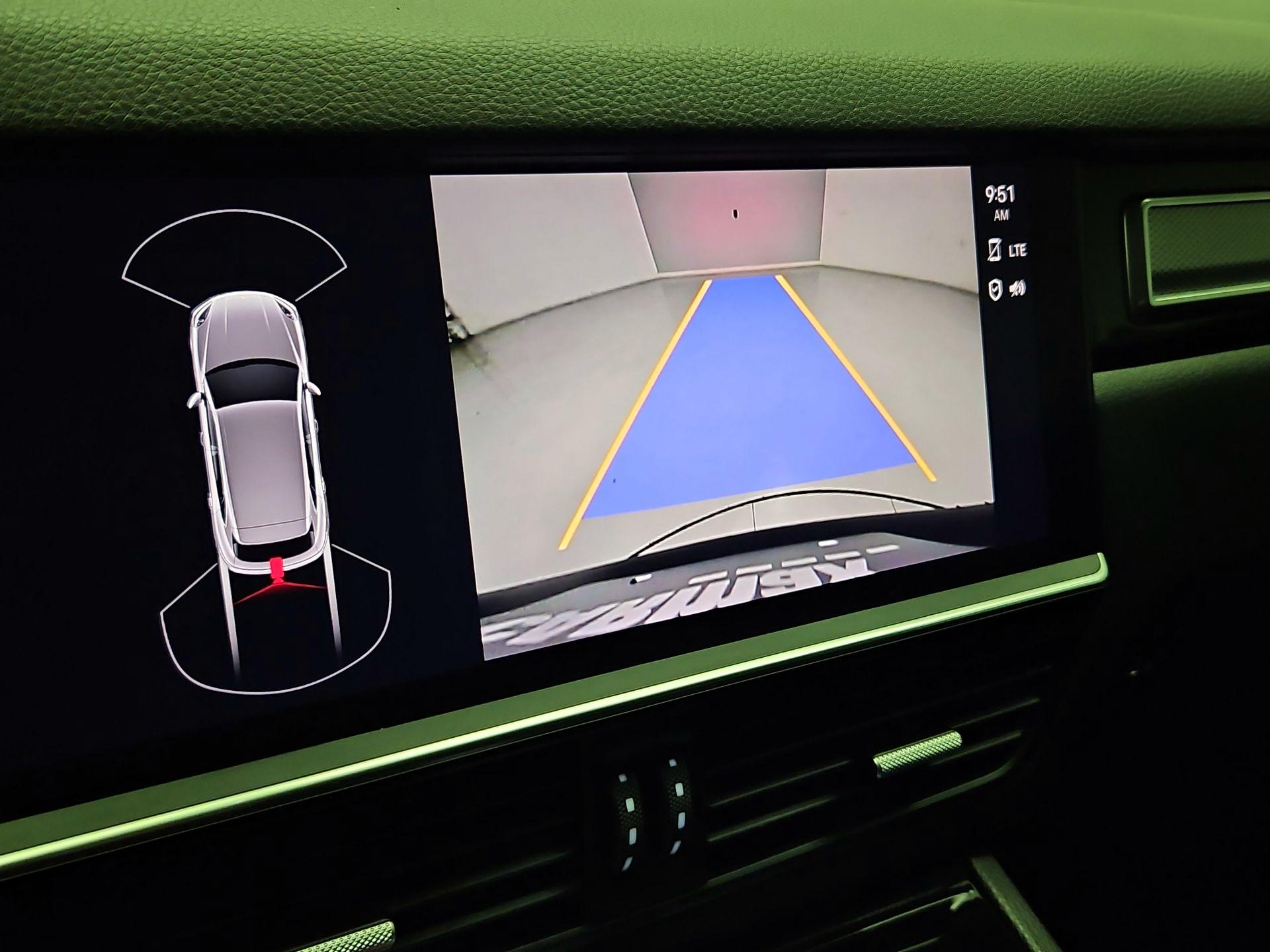 Thumbnail: 2022 Porsche Cayenne - 15