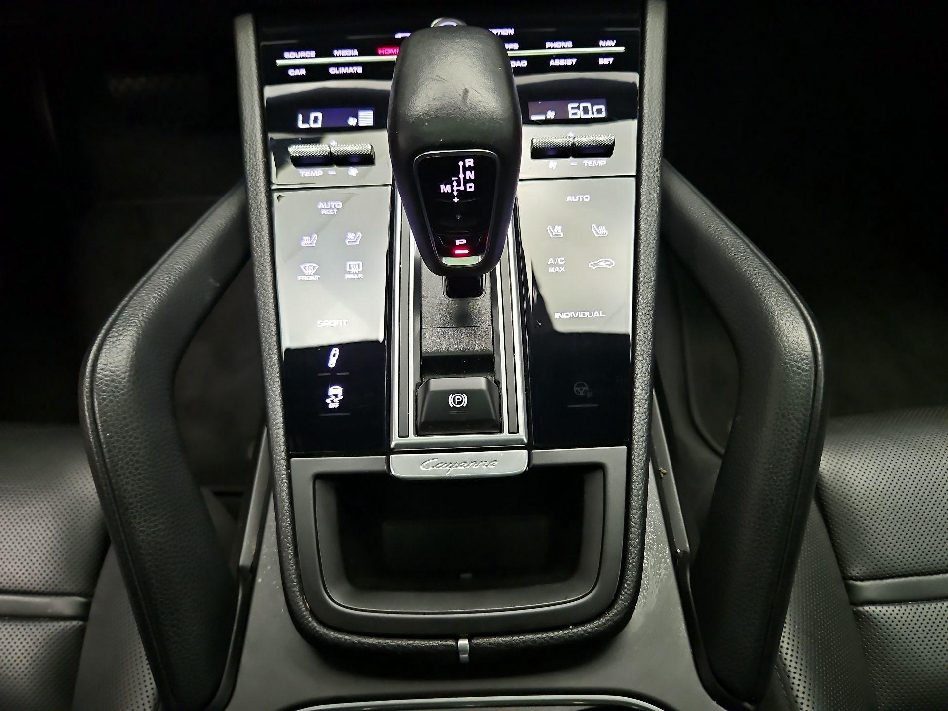 Thumbnail: 2022 Porsche Cayenne - 18