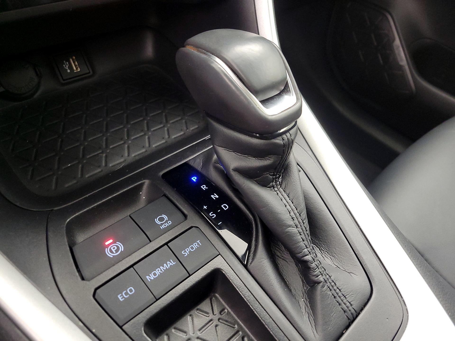 Thumbnail: 2024 Toyota RAV4 - 17