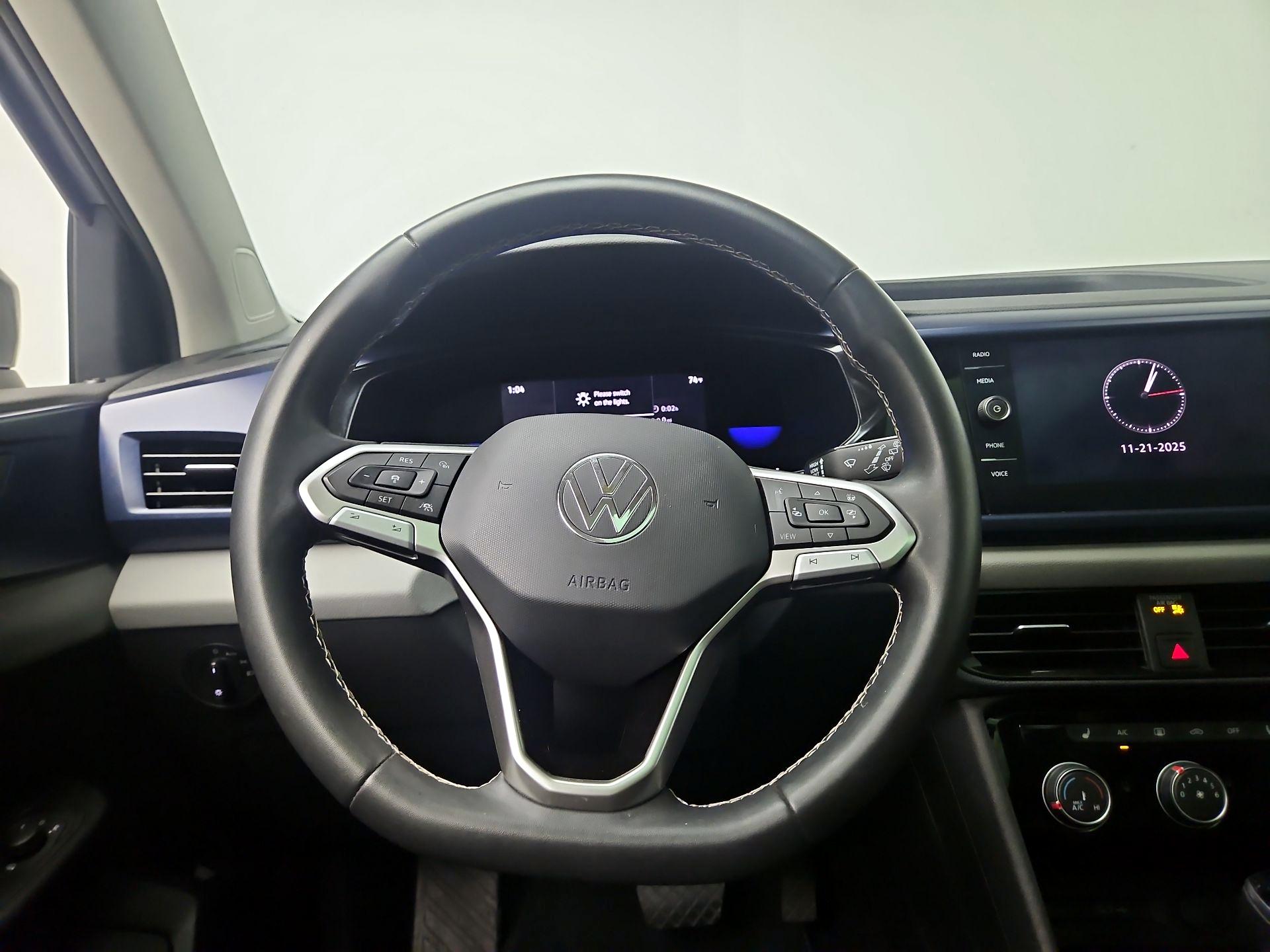 Thumbnail: 2023 Volkswagen Taos - 10