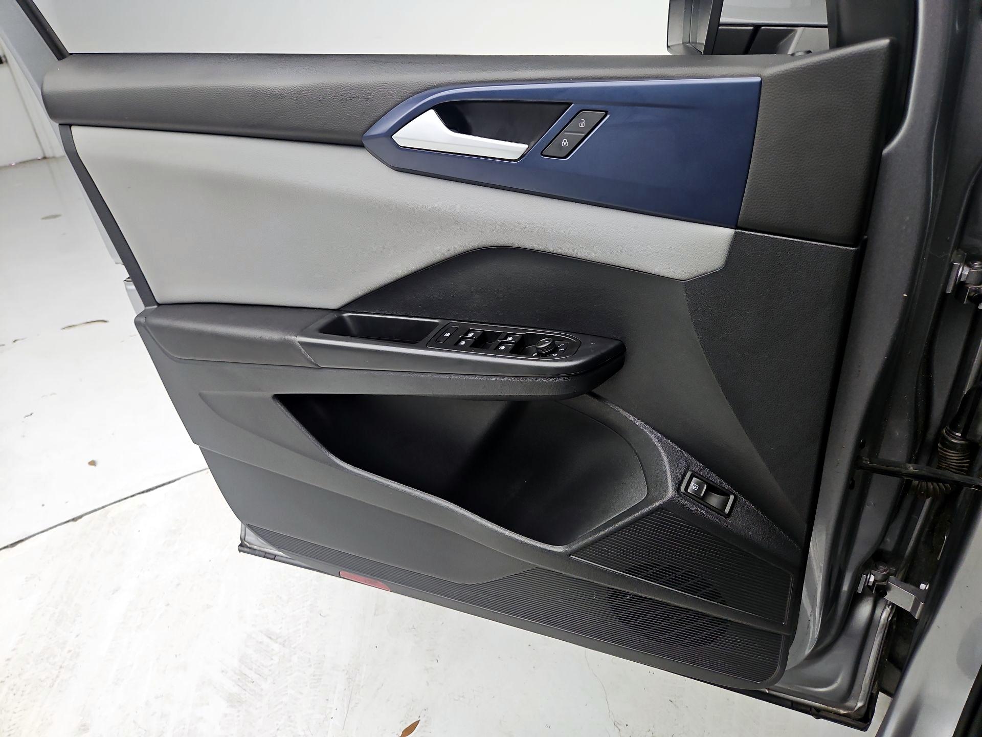 Thumbnail: 2023 Volkswagen Taos - 12