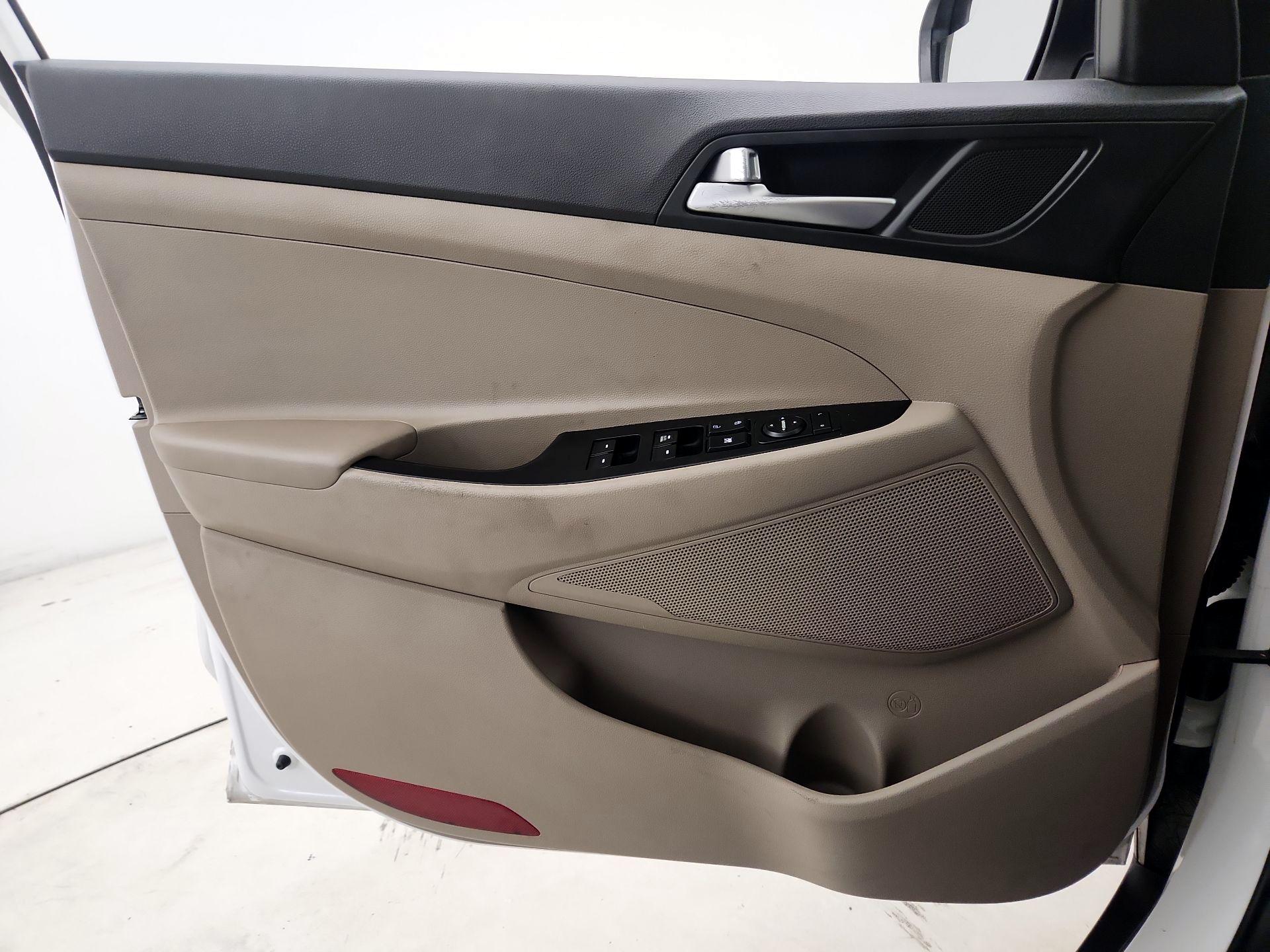 Thumbnail: 2019 Hyundai Tucson - 12