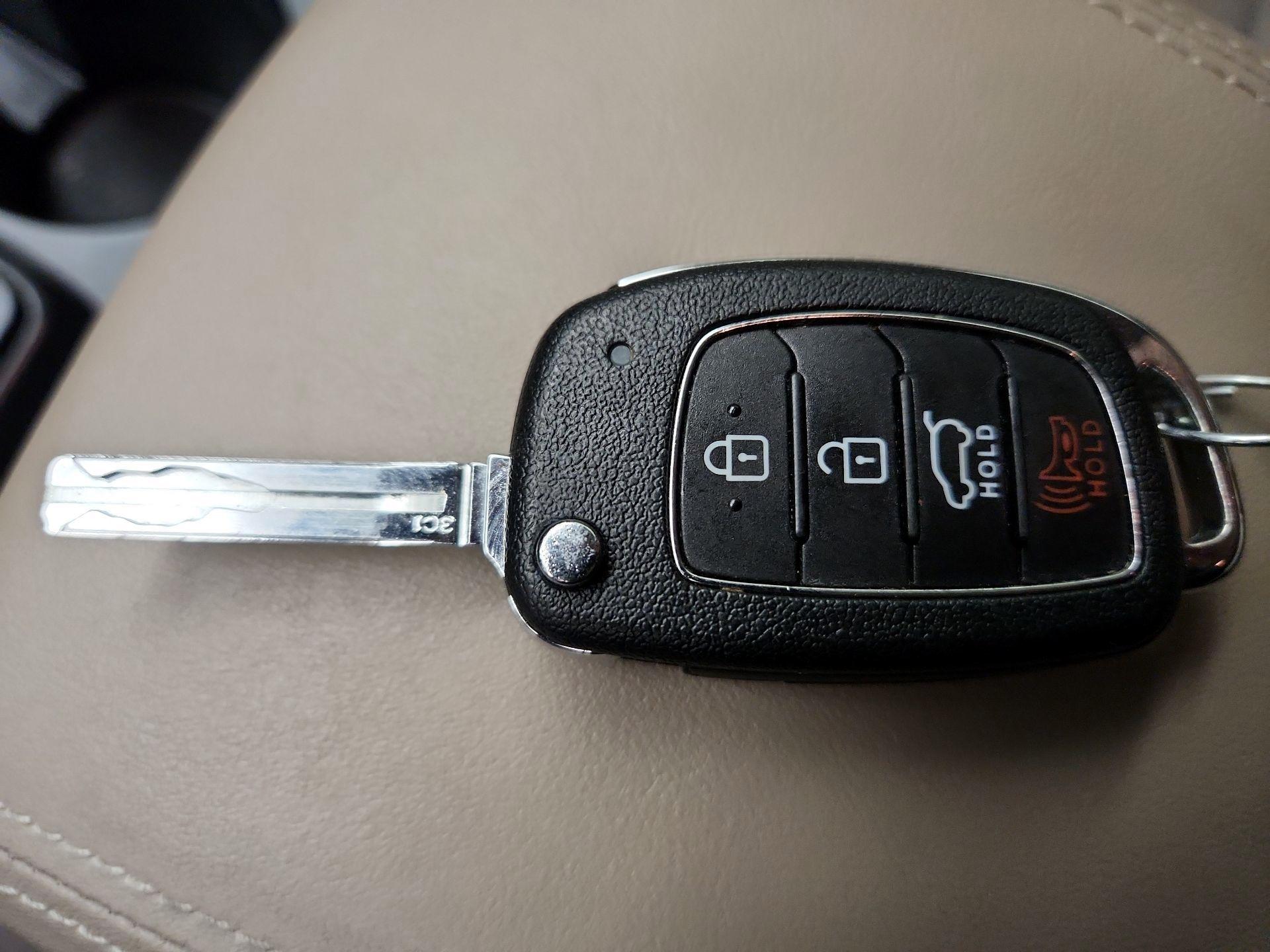 Thumbnail: 2019 Hyundai Tucson - 18