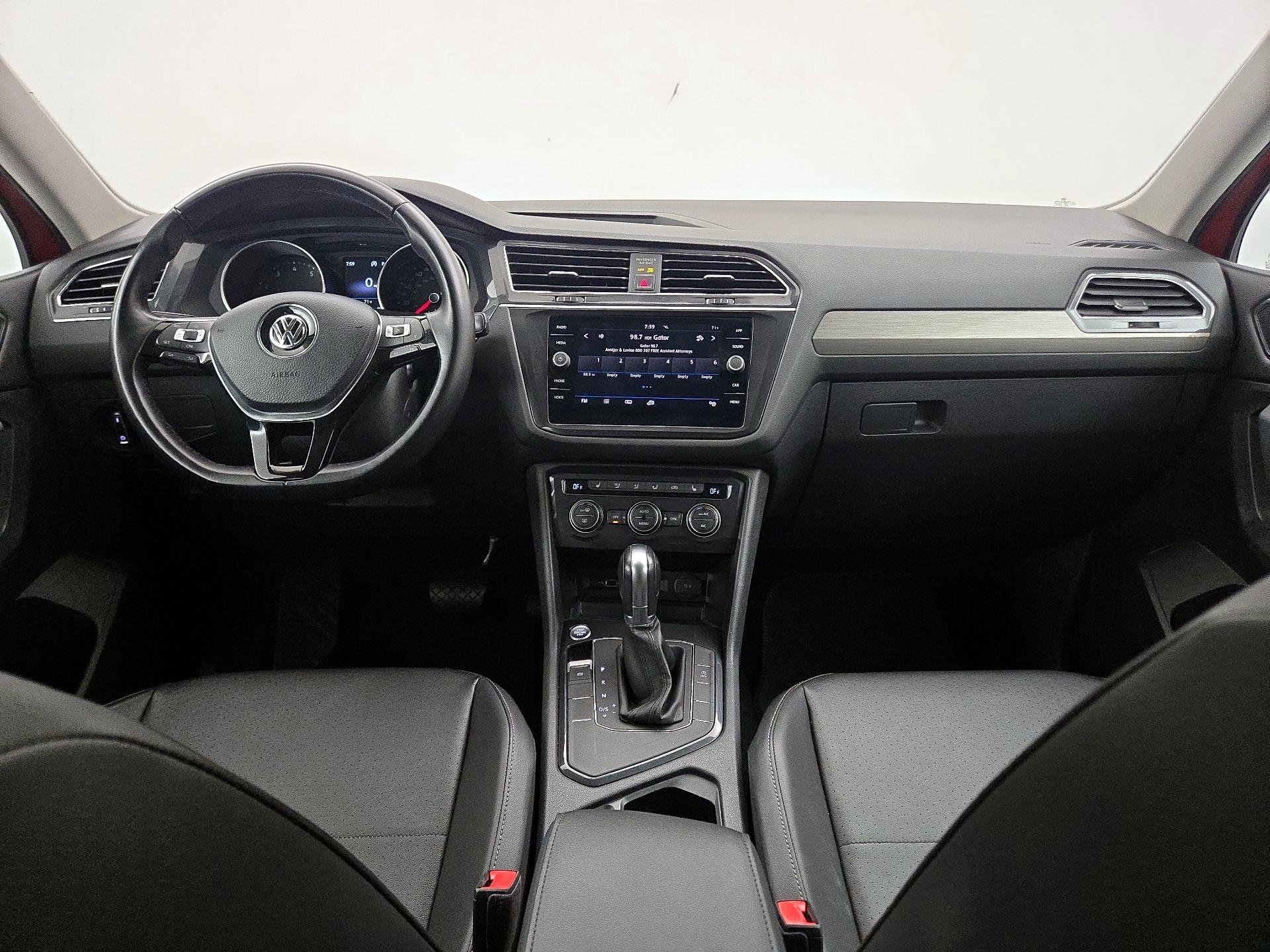 Thumbnail: 2018 Volkswagen Tiguan - 9