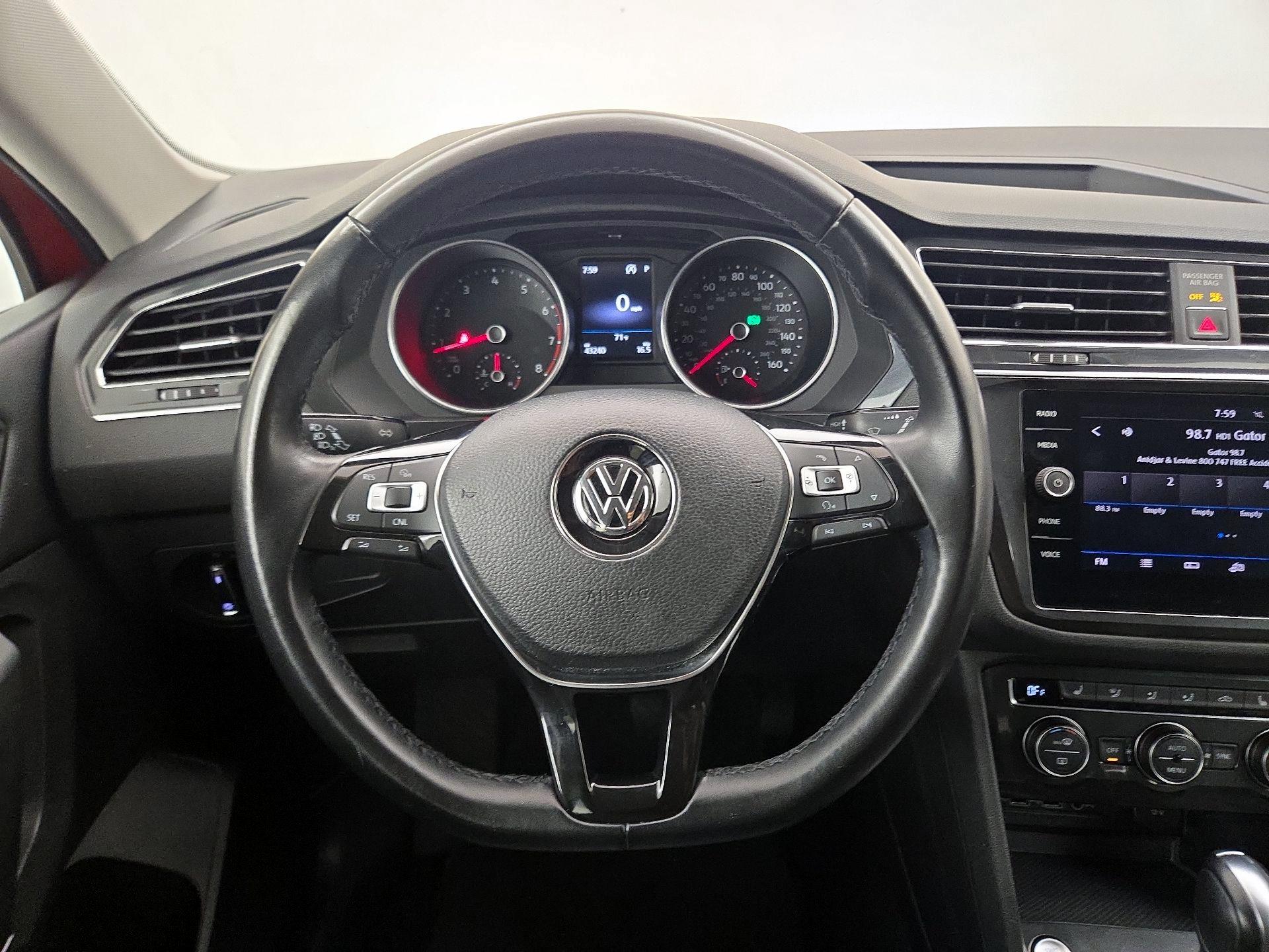 Thumbnail: 2018 Volkswagen Tiguan - 10