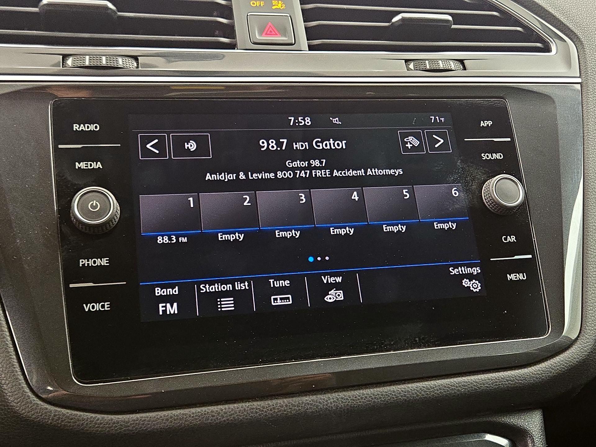 Thumbnail: 2018 Volkswagen Tiguan - 15