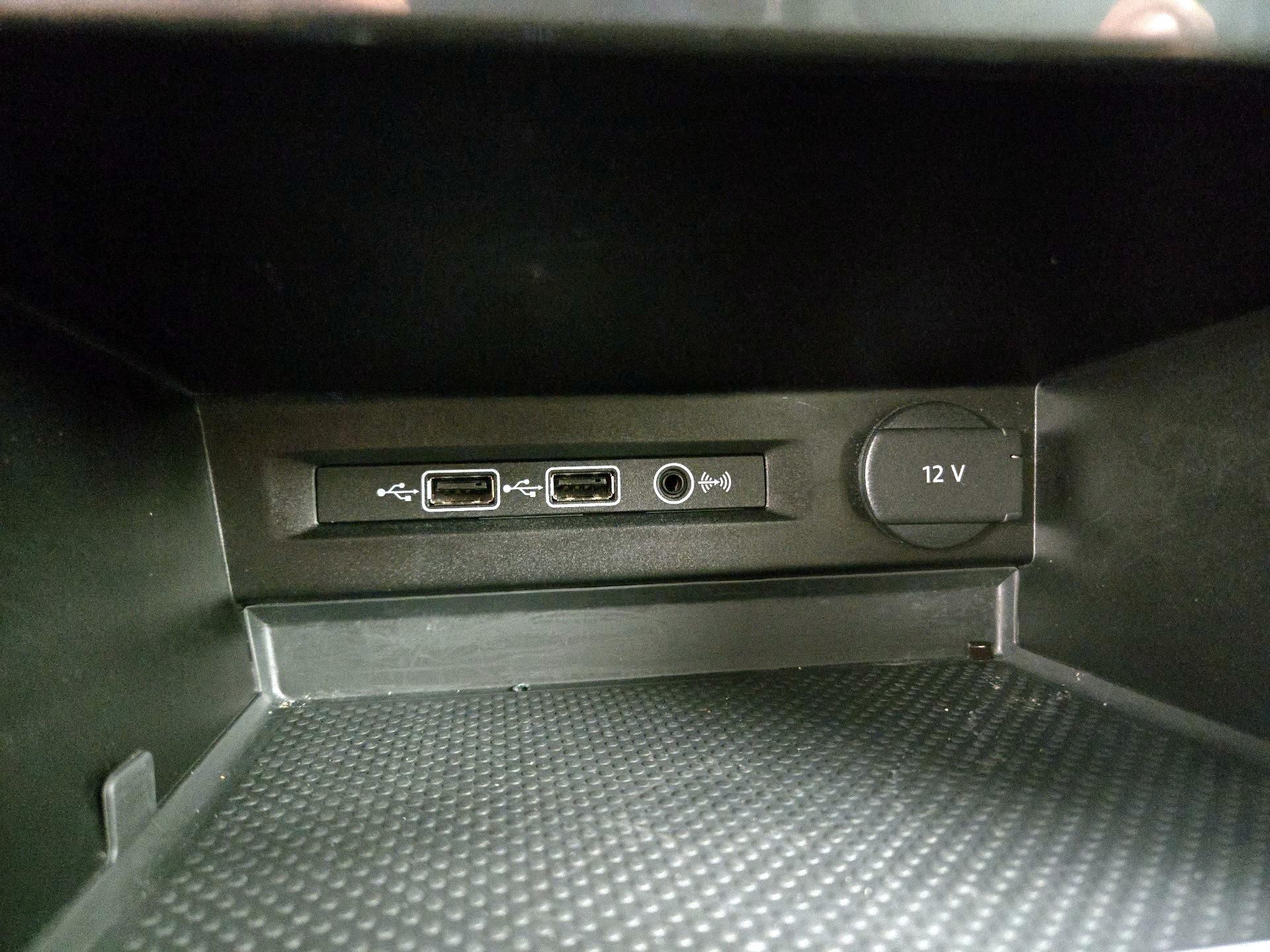 Thumbnail: 2018 Volkswagen Tiguan - 18