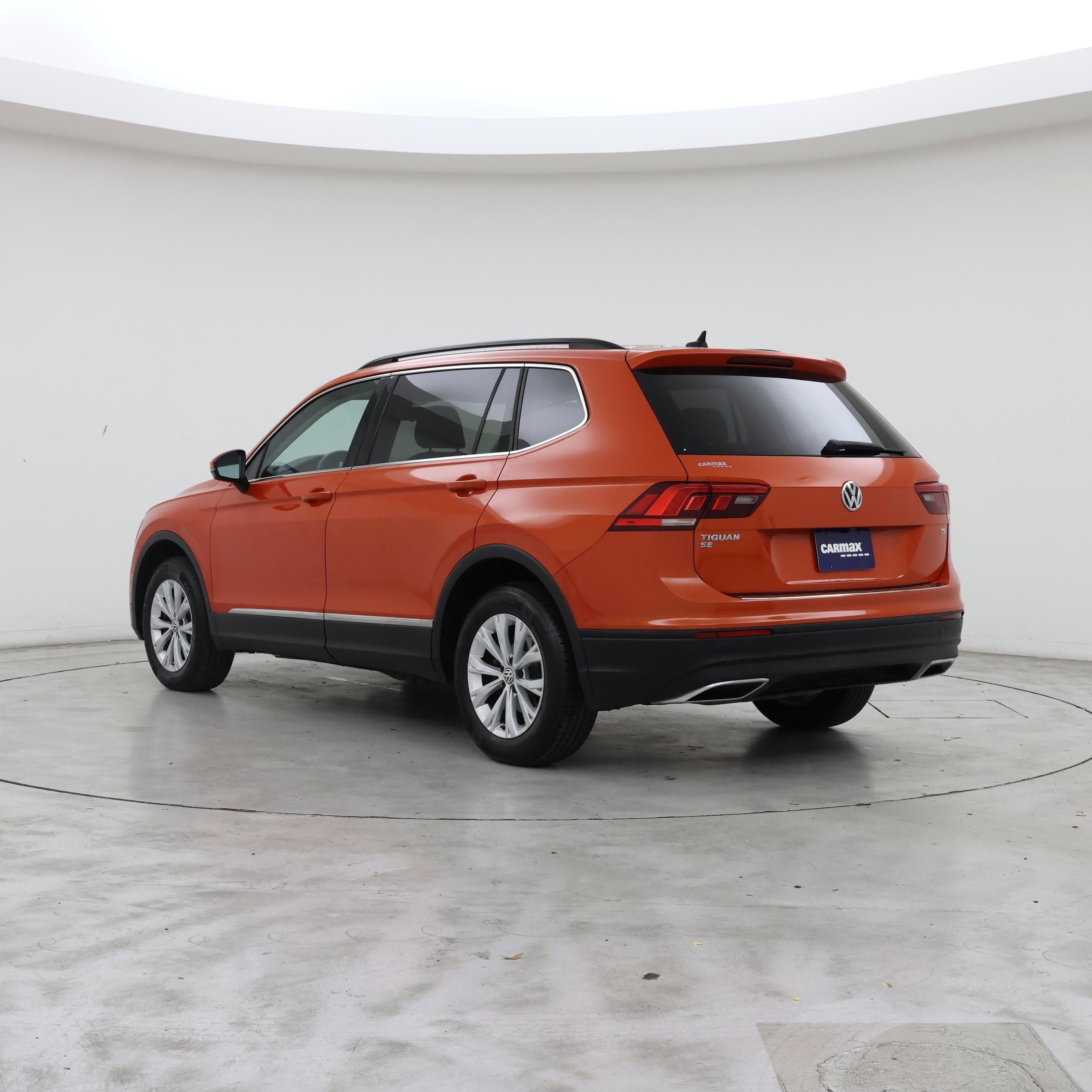 Thumbnail: 2018 Volkswagen Tiguan - 2