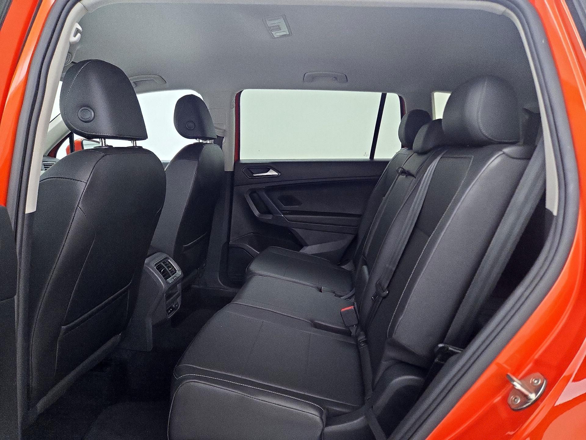 Thumbnail: 2018 Volkswagen Tiguan - 19