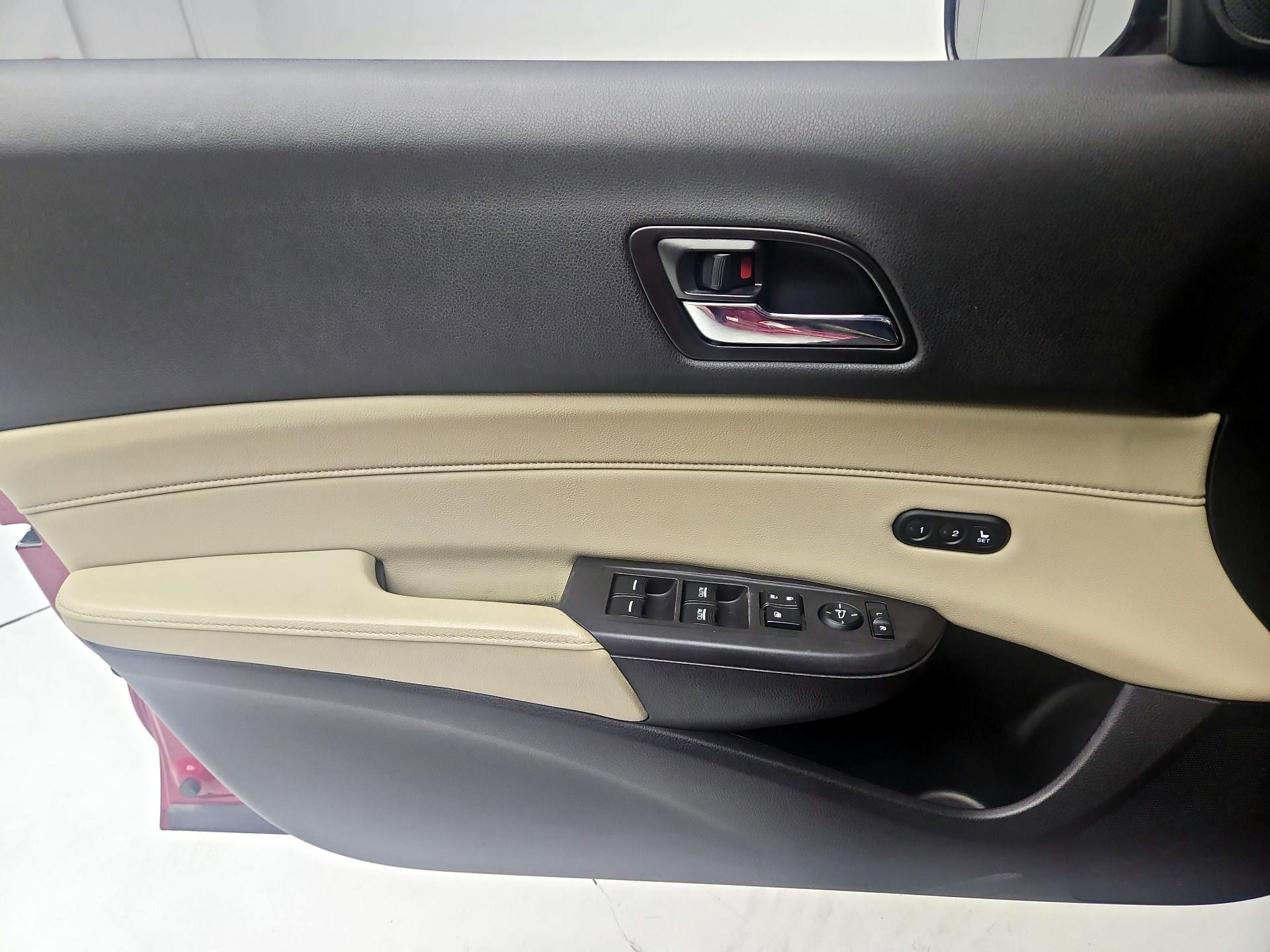 Thumbnail: 2017 Acura ILX - 12