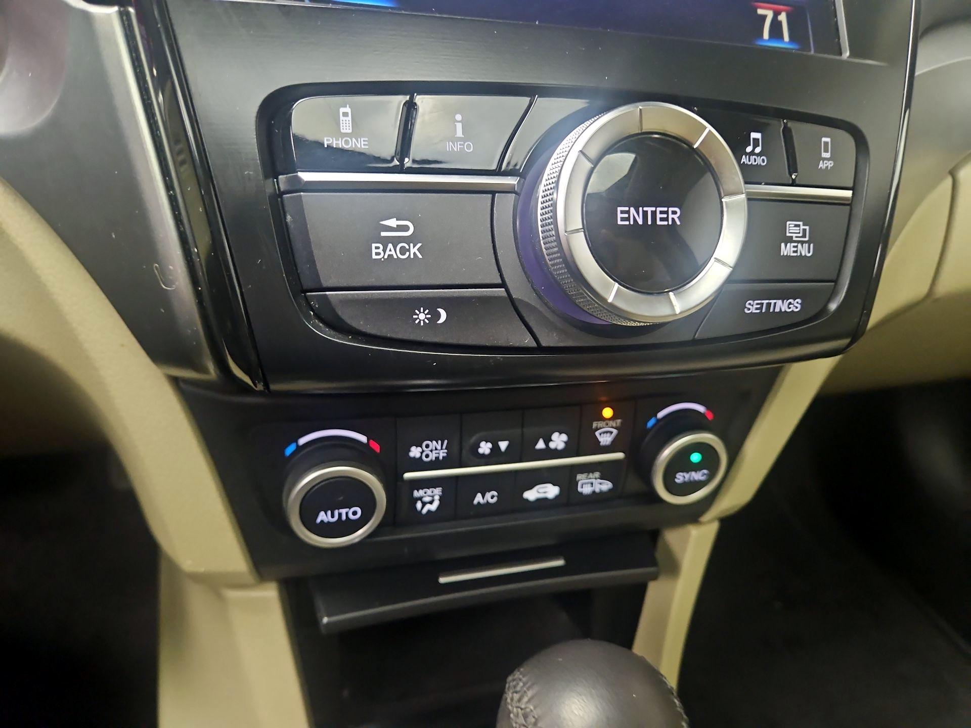 Thumbnail: 2017 Acura ILX - 15