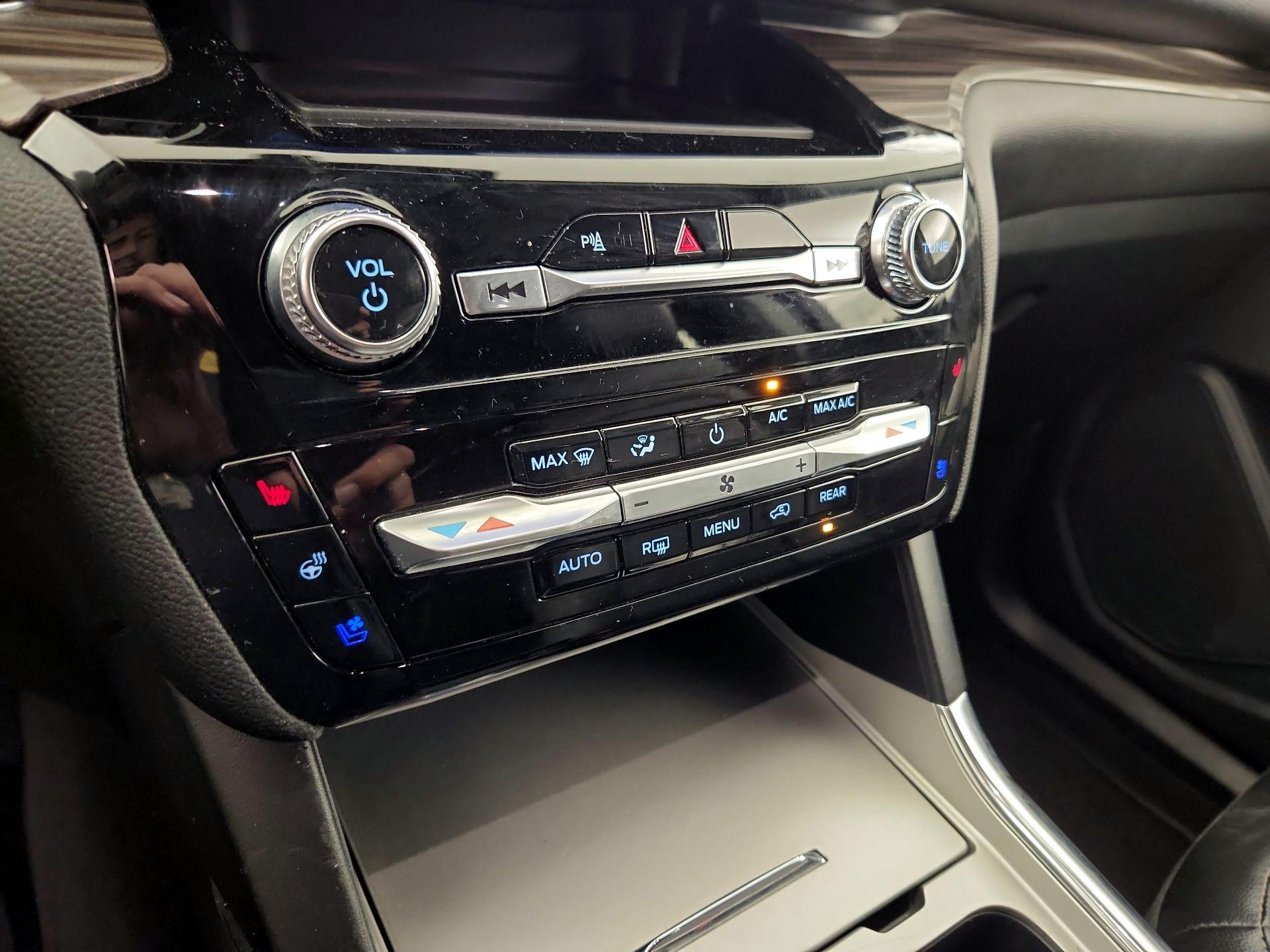 Thumbnail: 2024 Ford Explorer - 17