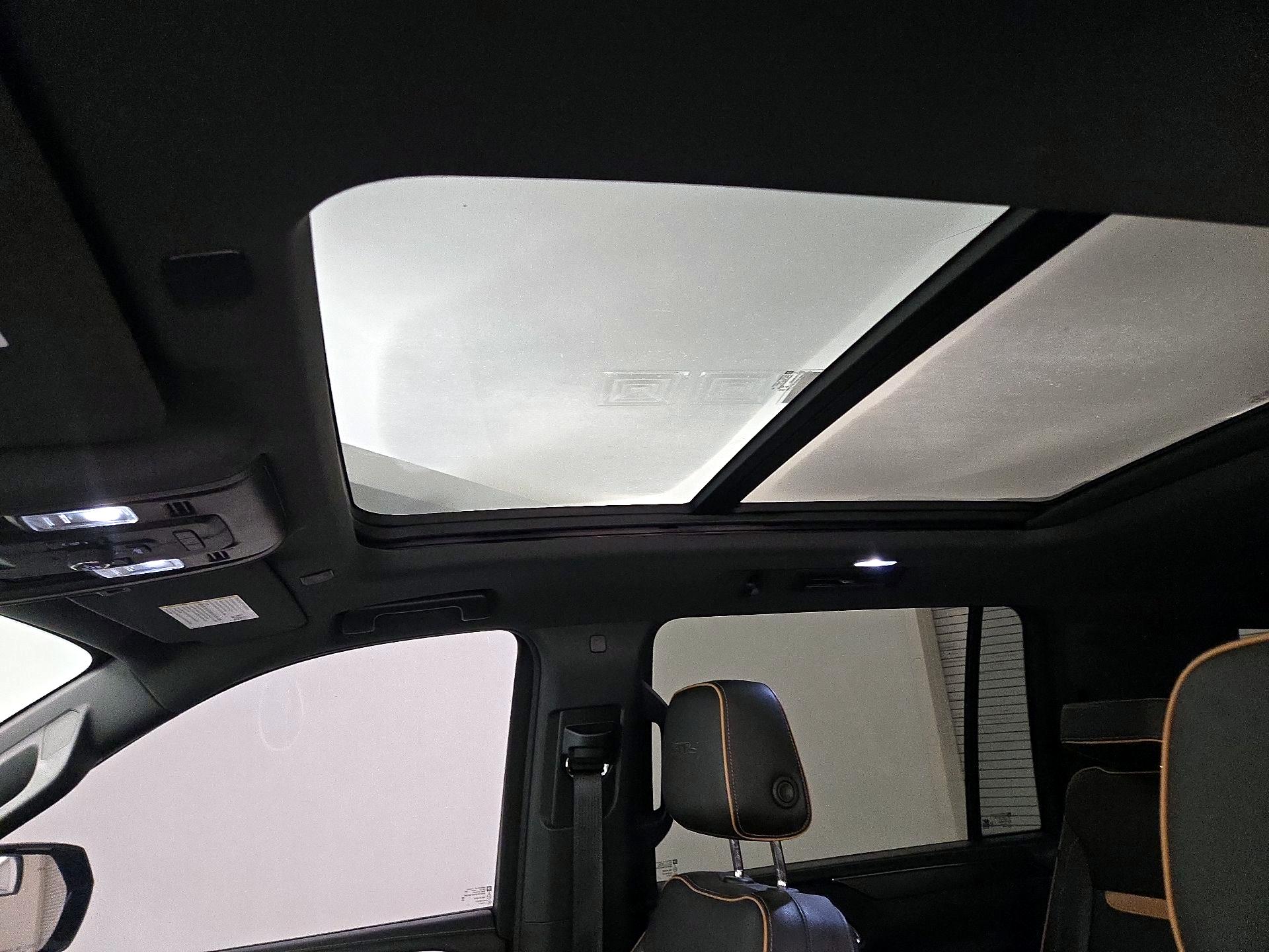 Thumbnail: 2022 GMC Yukon XL - 19