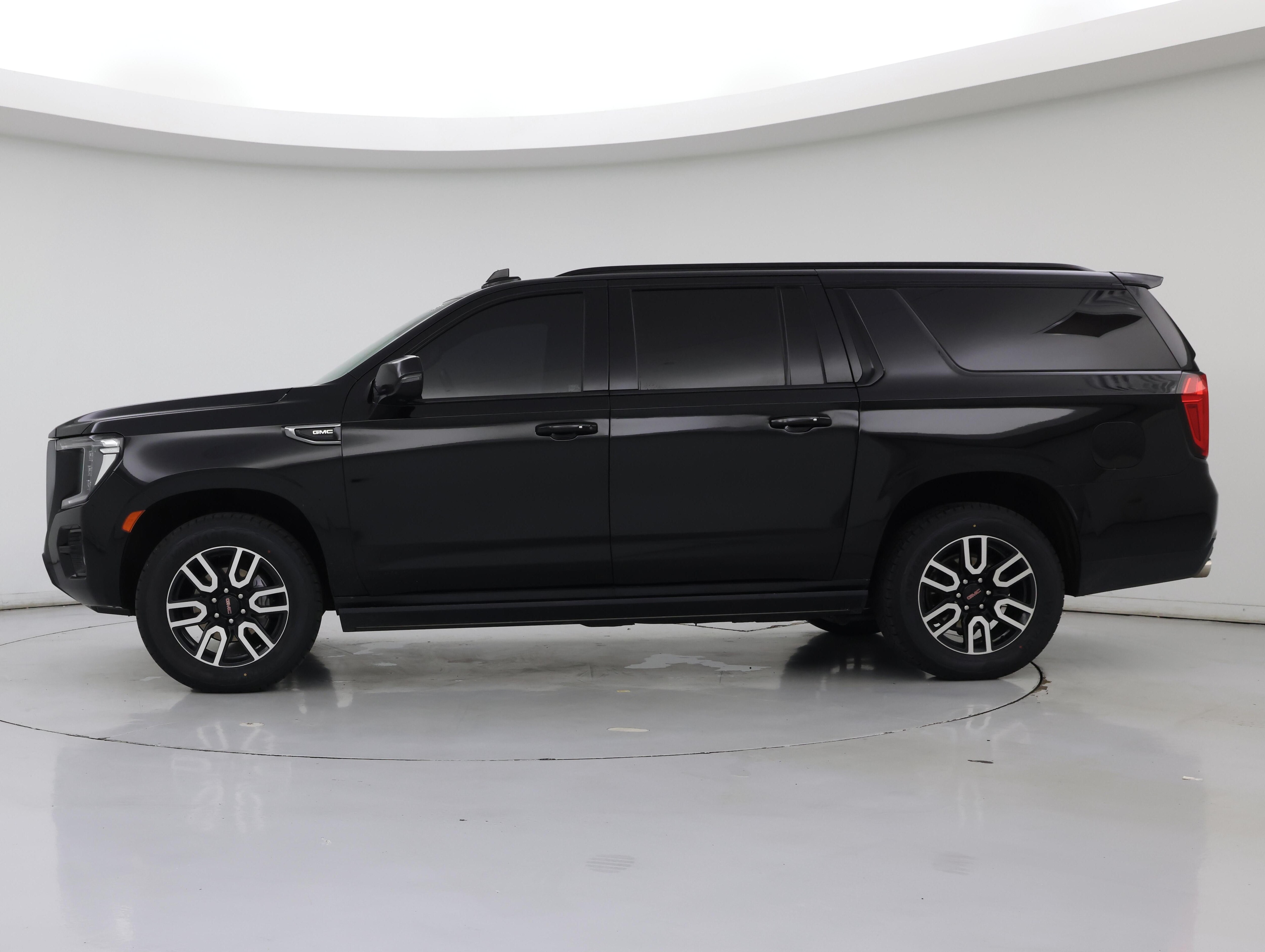 Thumbnail: 2022 GMC Yukon XL - 3