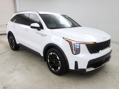 White 2025 Kia Sorento S