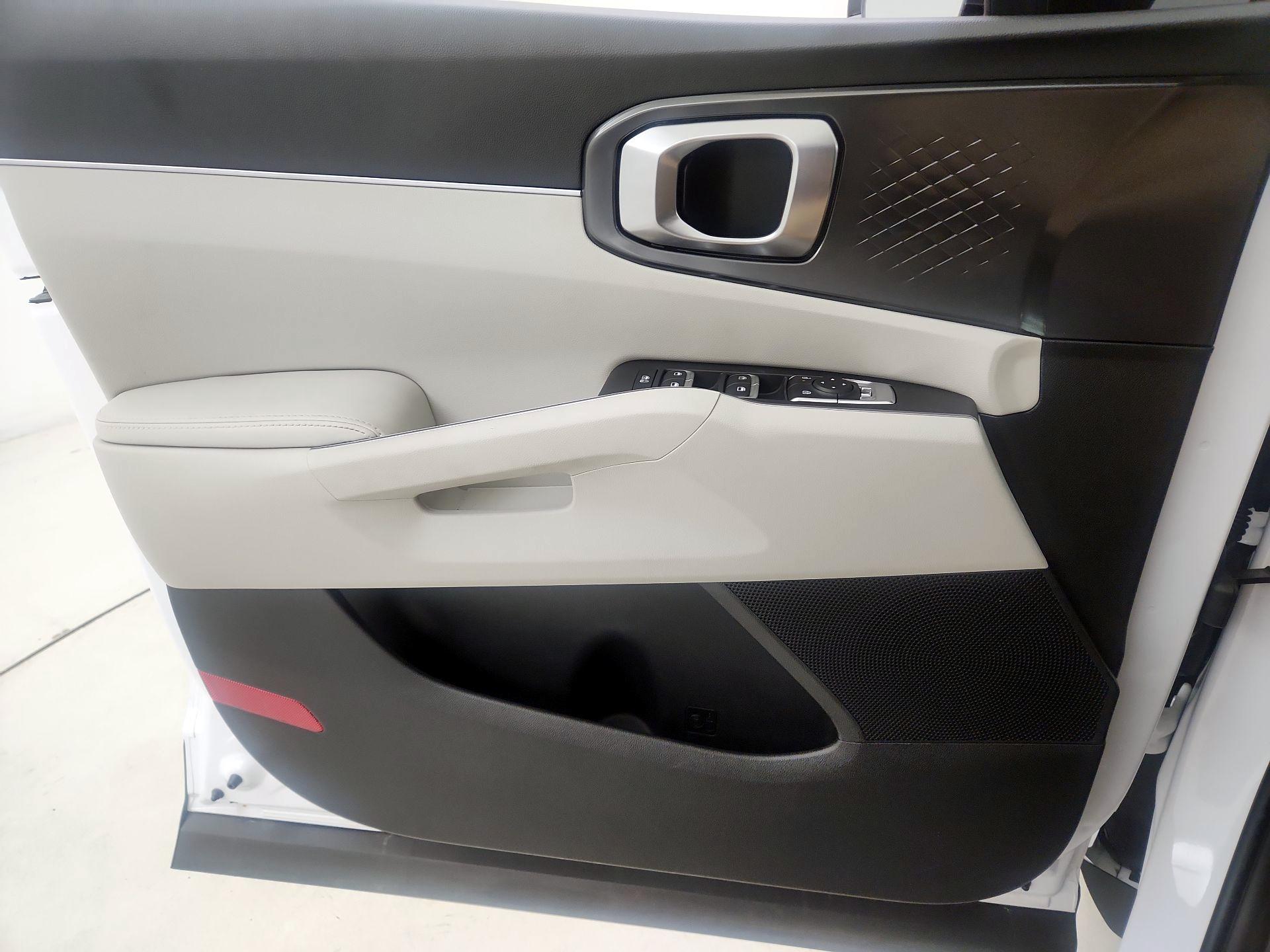 Thumbnail: 2025 Kia Sorento - 10