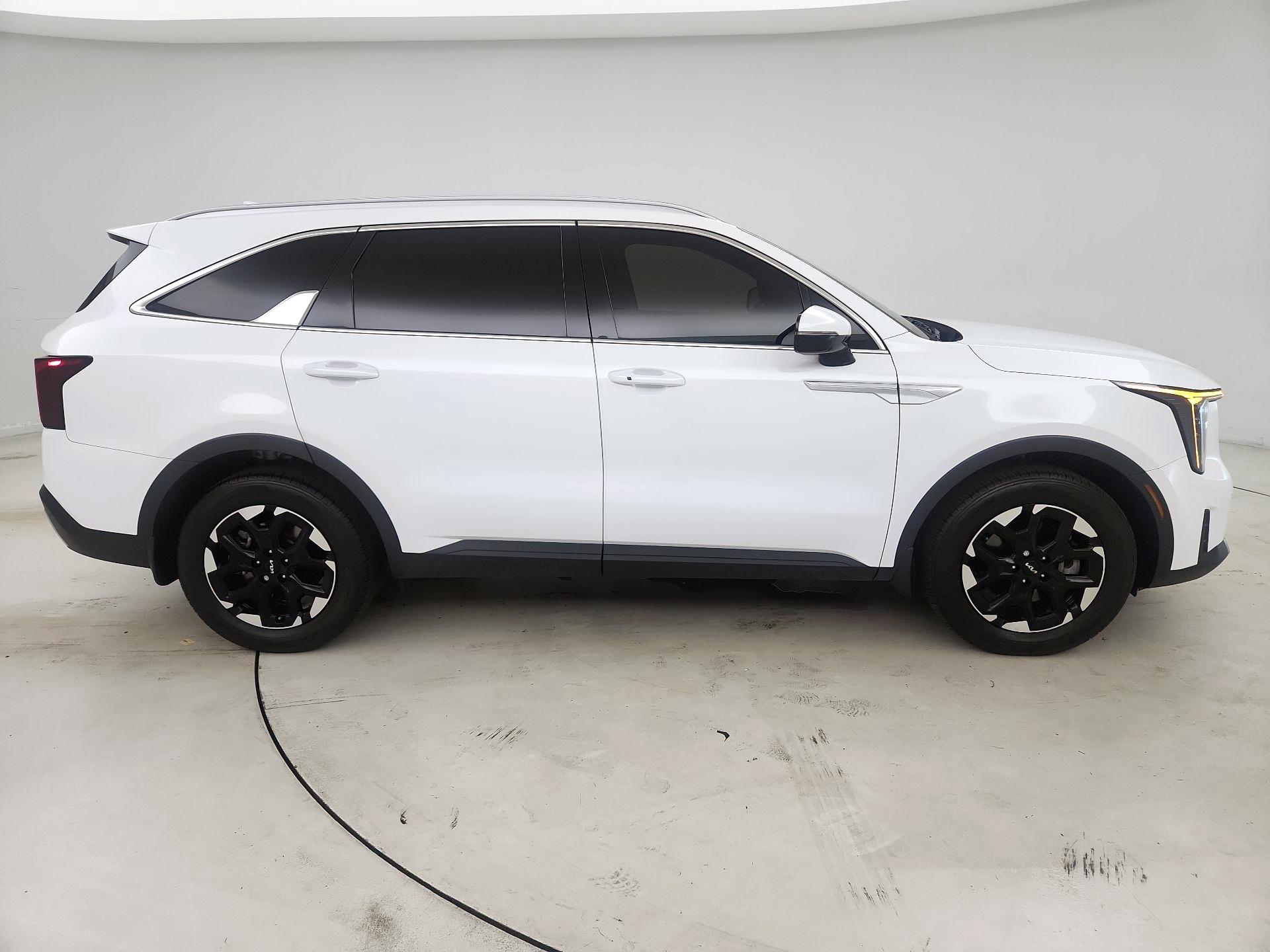 Thumbnail: 2025 Kia Sorento - 4