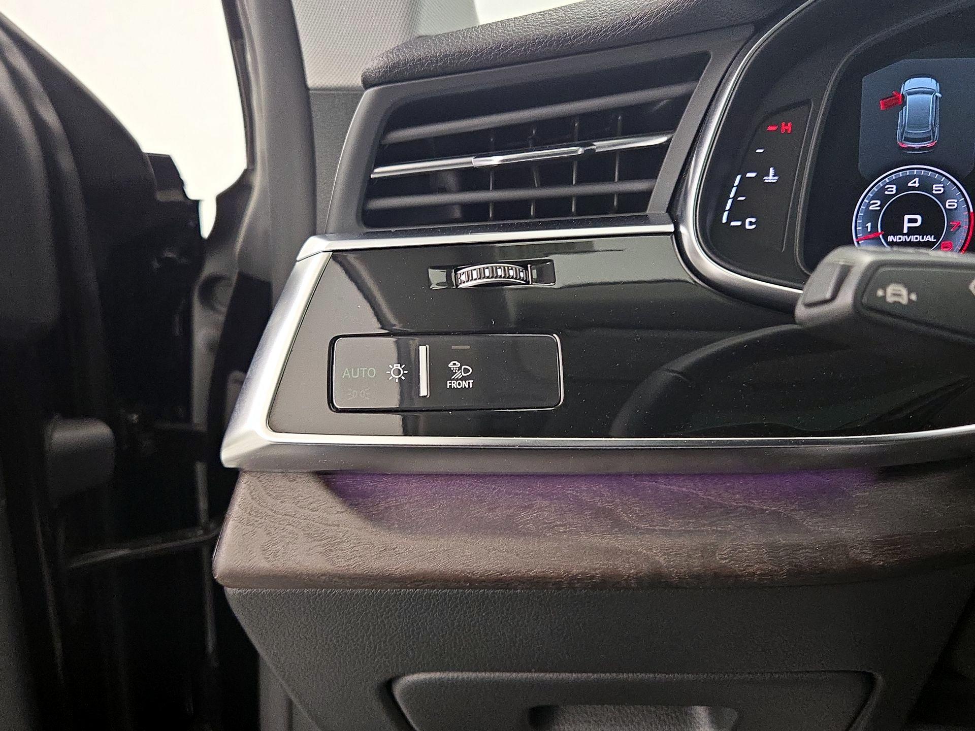 Thumbnail: 2023 Audi Q8 - 13