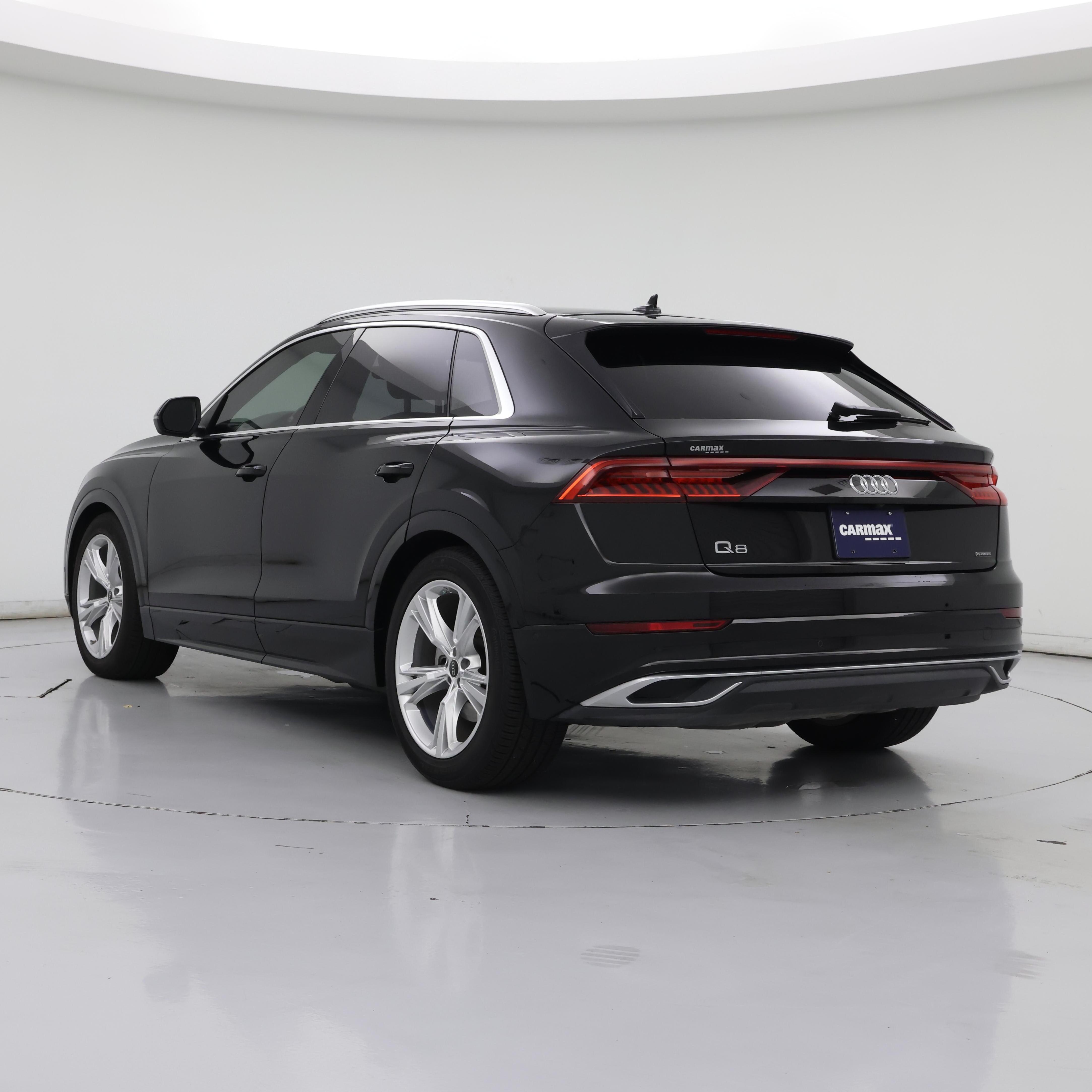 Thumbnail: 2023 Audi Q8 - 2