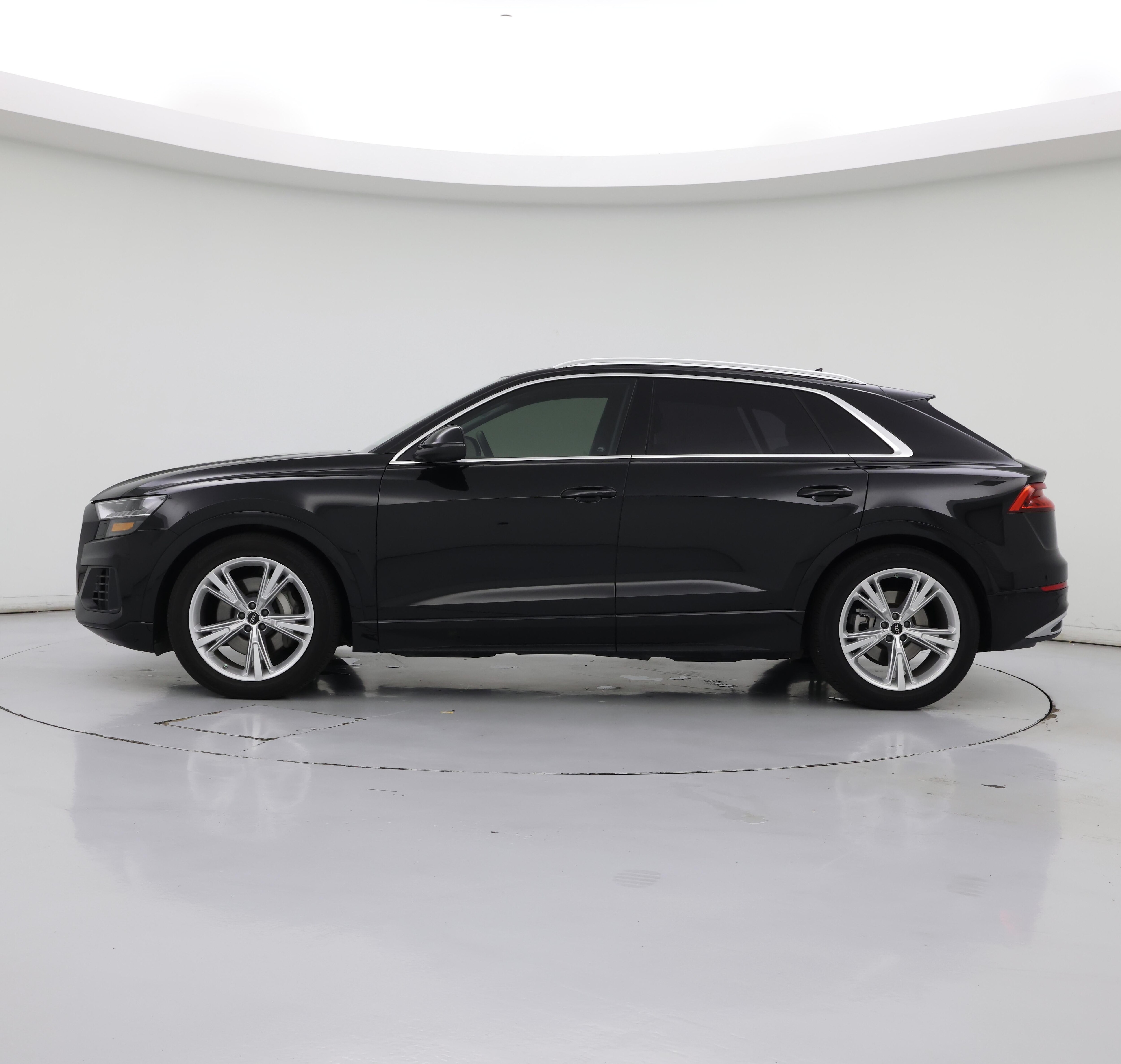 Thumbnail: 2023 Audi Q8 - 3