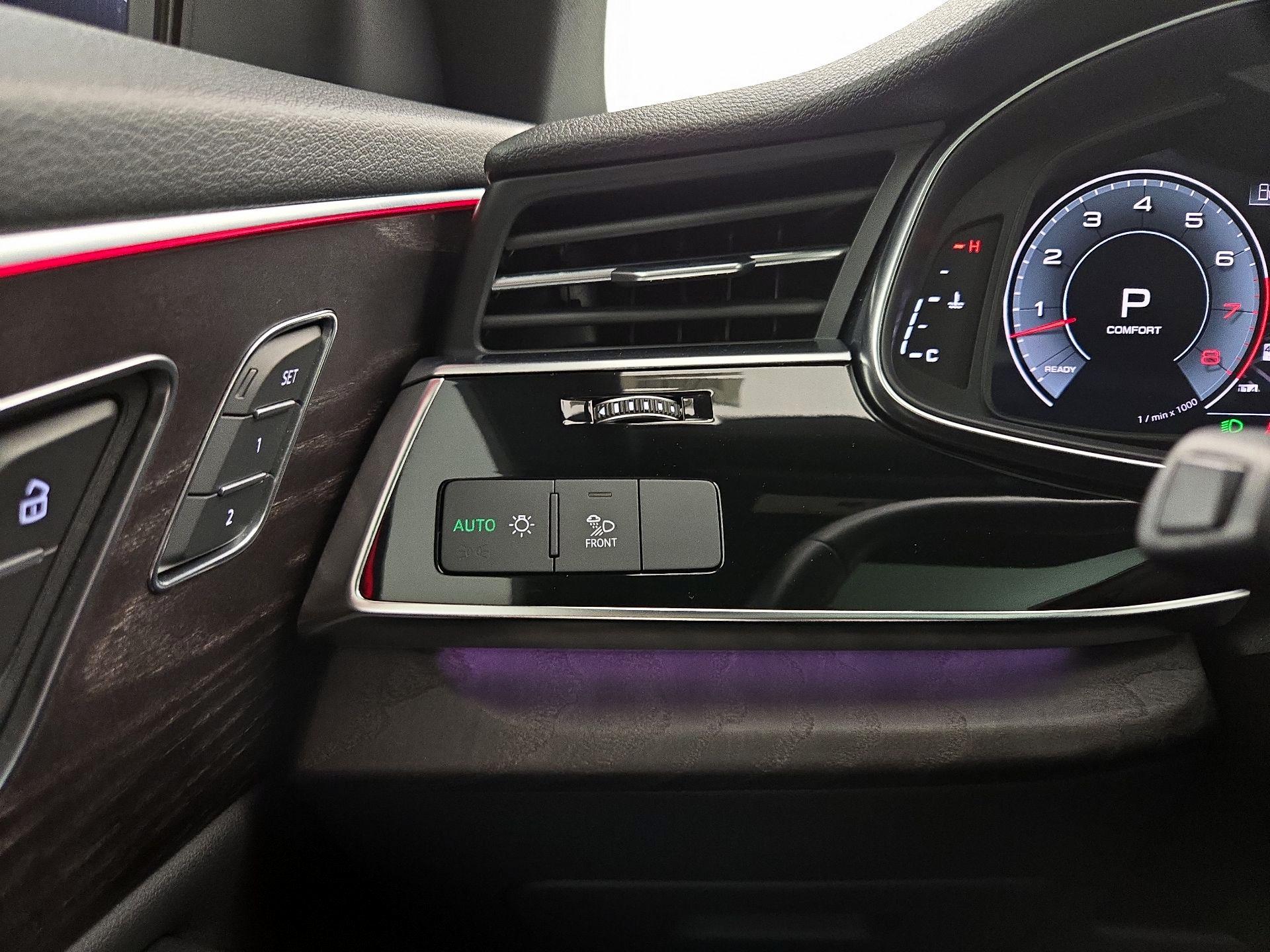 Thumbnail: 2021 Audi Q8 - 13