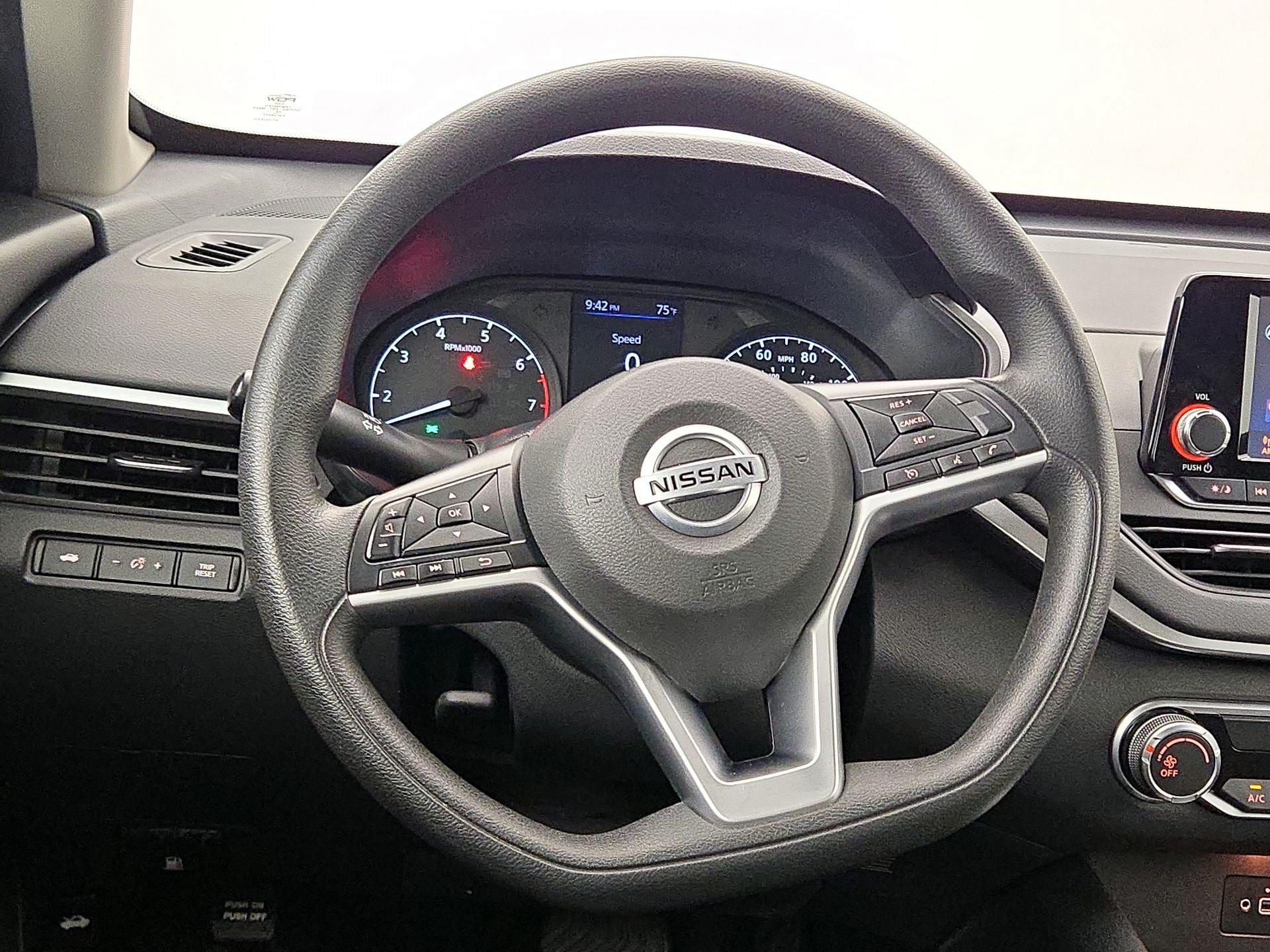 Thumbnail: 2021 Nissan Altima - 10