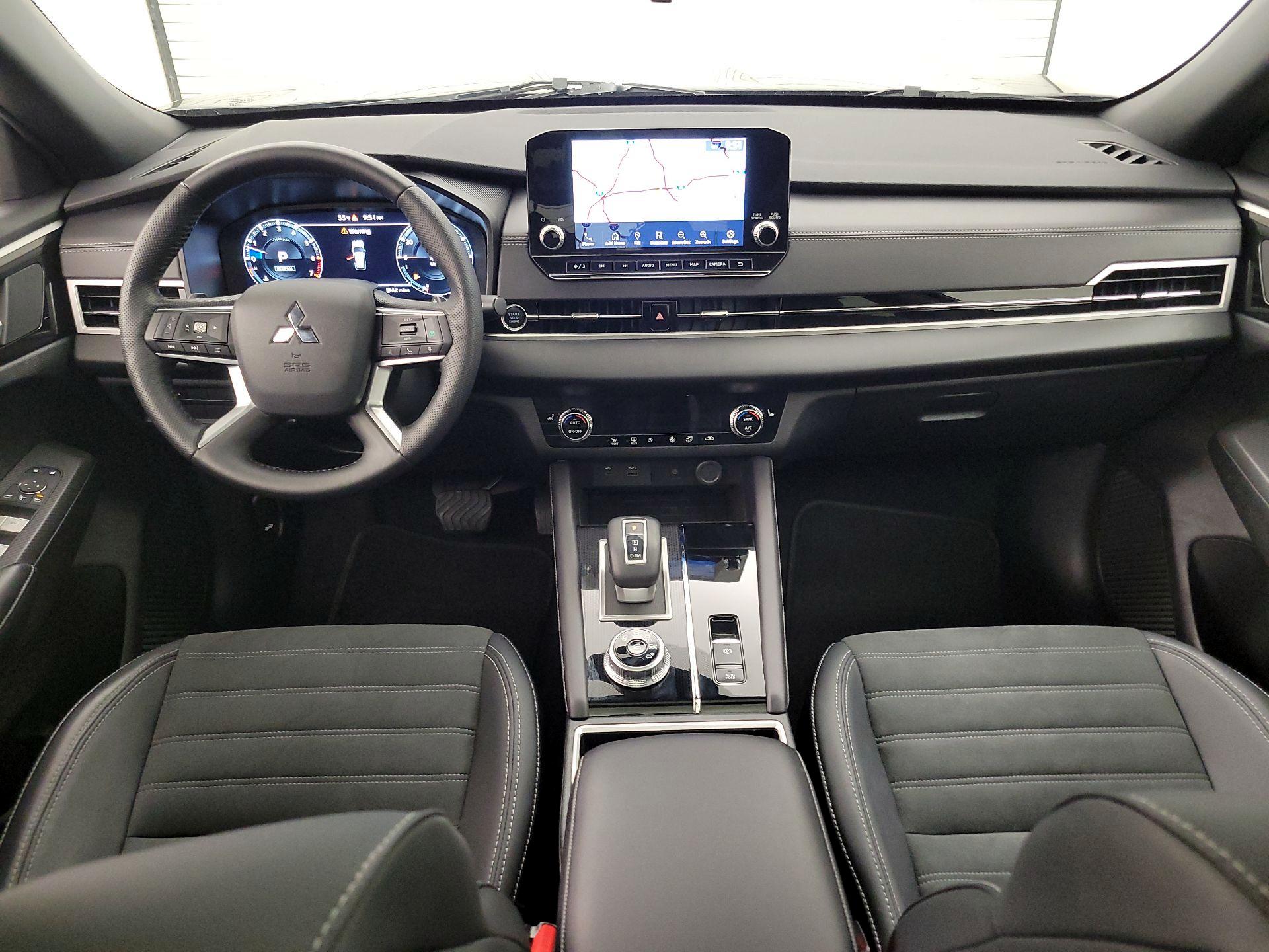 Thumbnail: 2024 Mitsubishi Outlander - 9