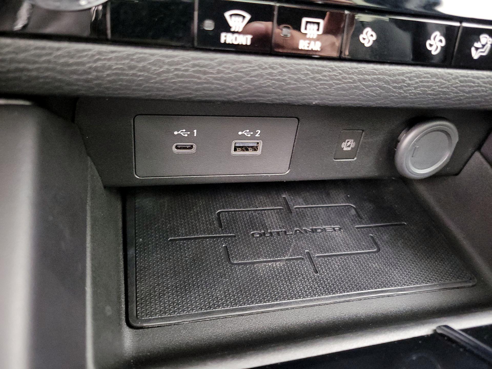 Thumbnail: 2024 Mitsubishi Outlander - 19