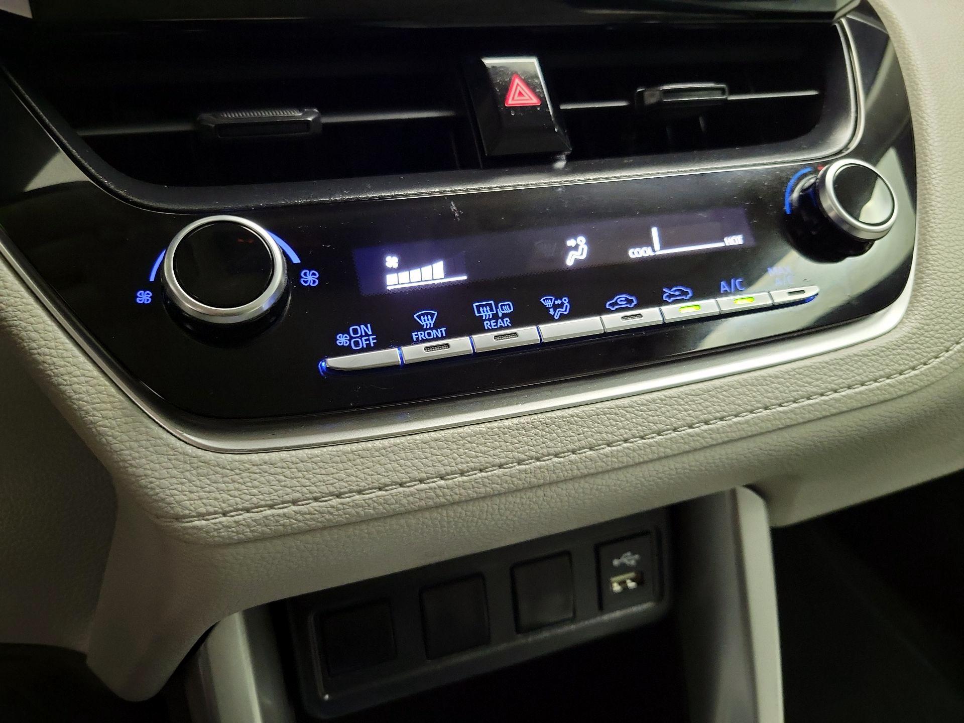 Thumbnail: 2022 Toyota Corolla Cross - 16