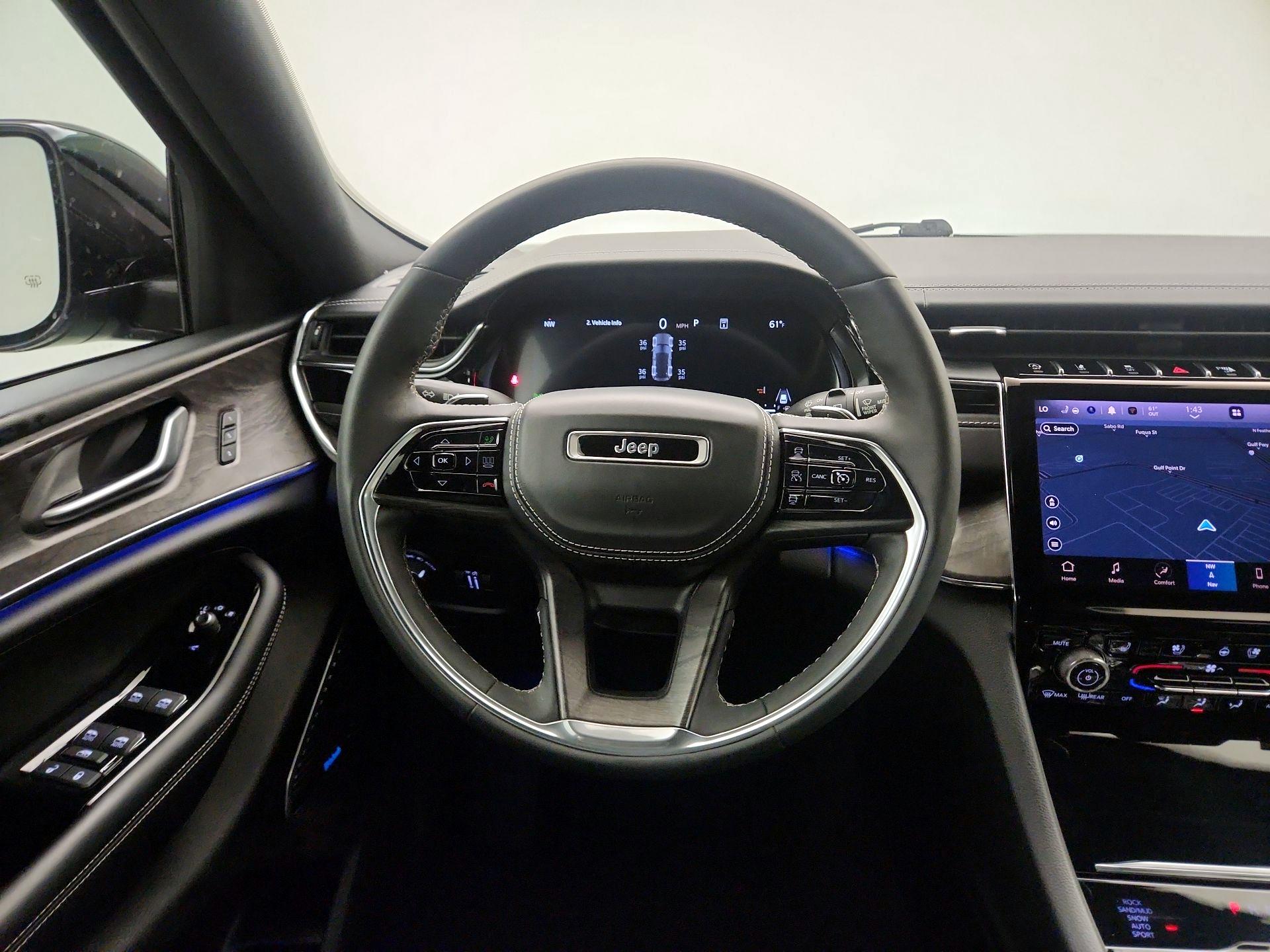 Thumbnail: 2023 Jeep Grand Cherokee - 10