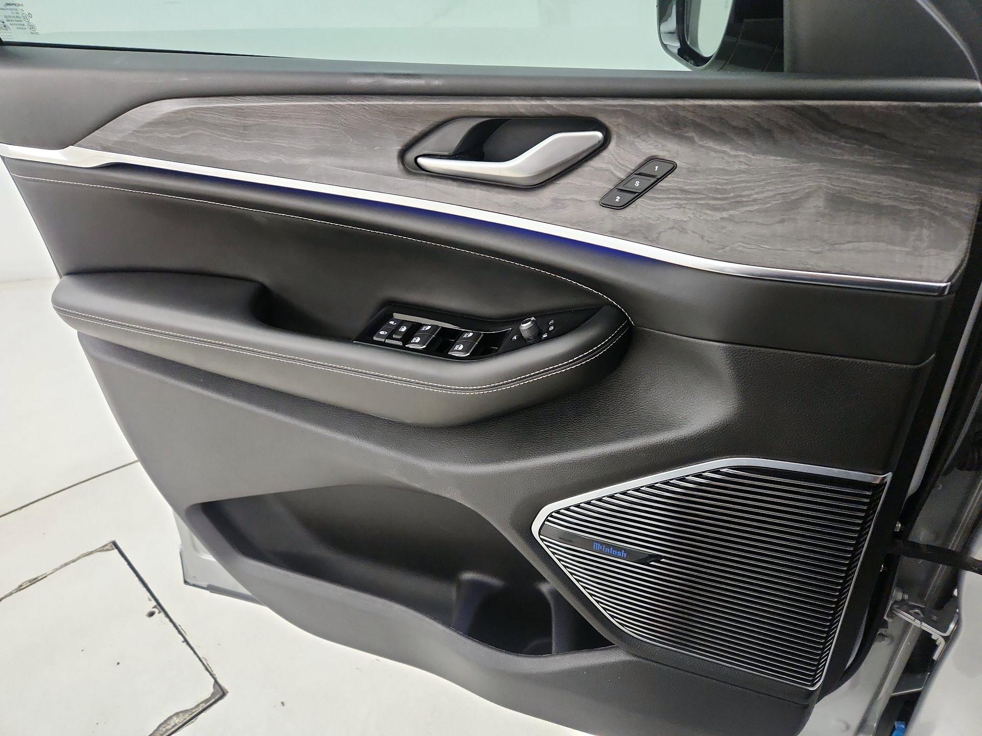 Thumbnail: 2023 Jeep Grand Cherokee - 12