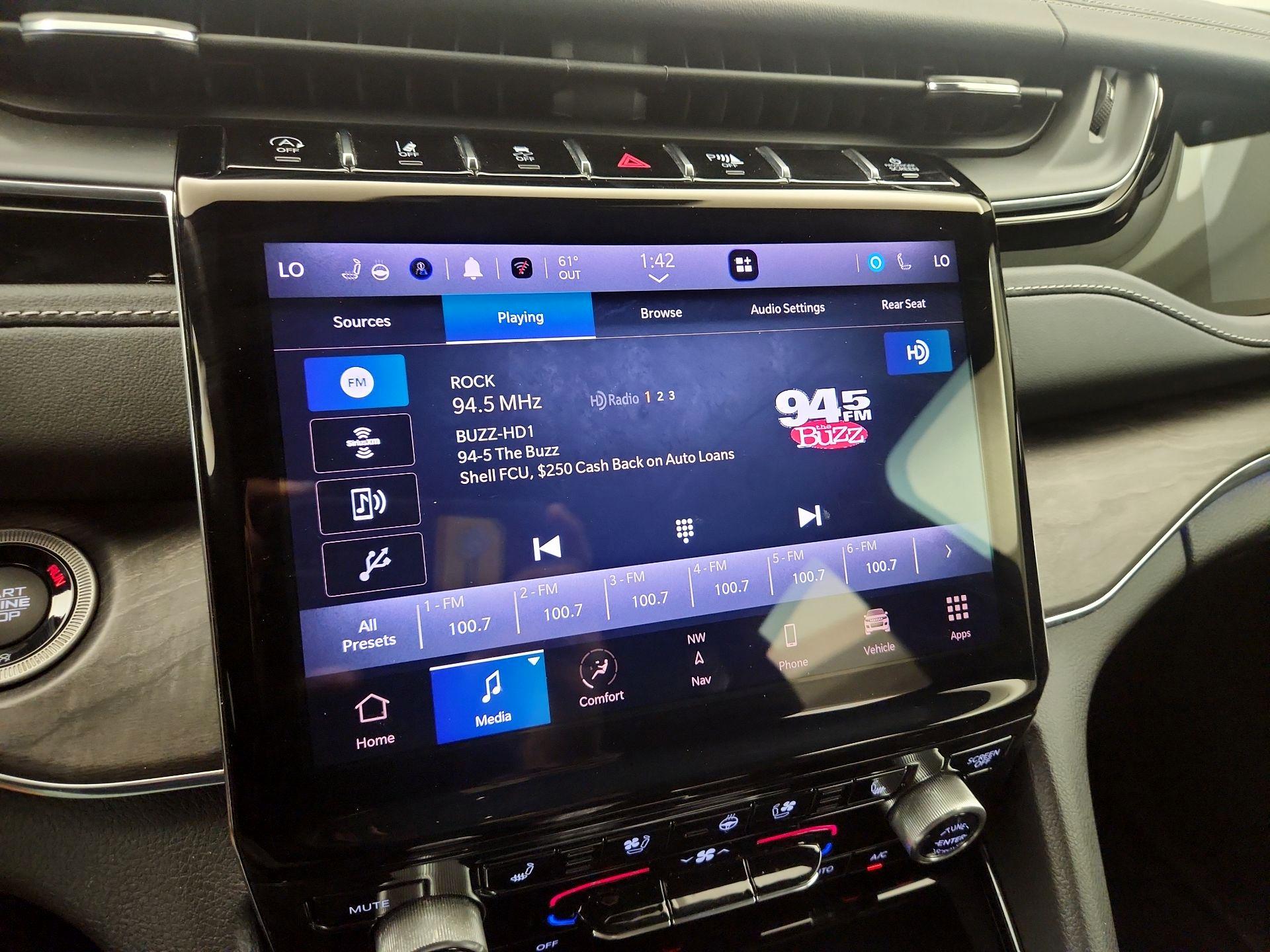 Thumbnail: 2023 Jeep Grand Cherokee - 16