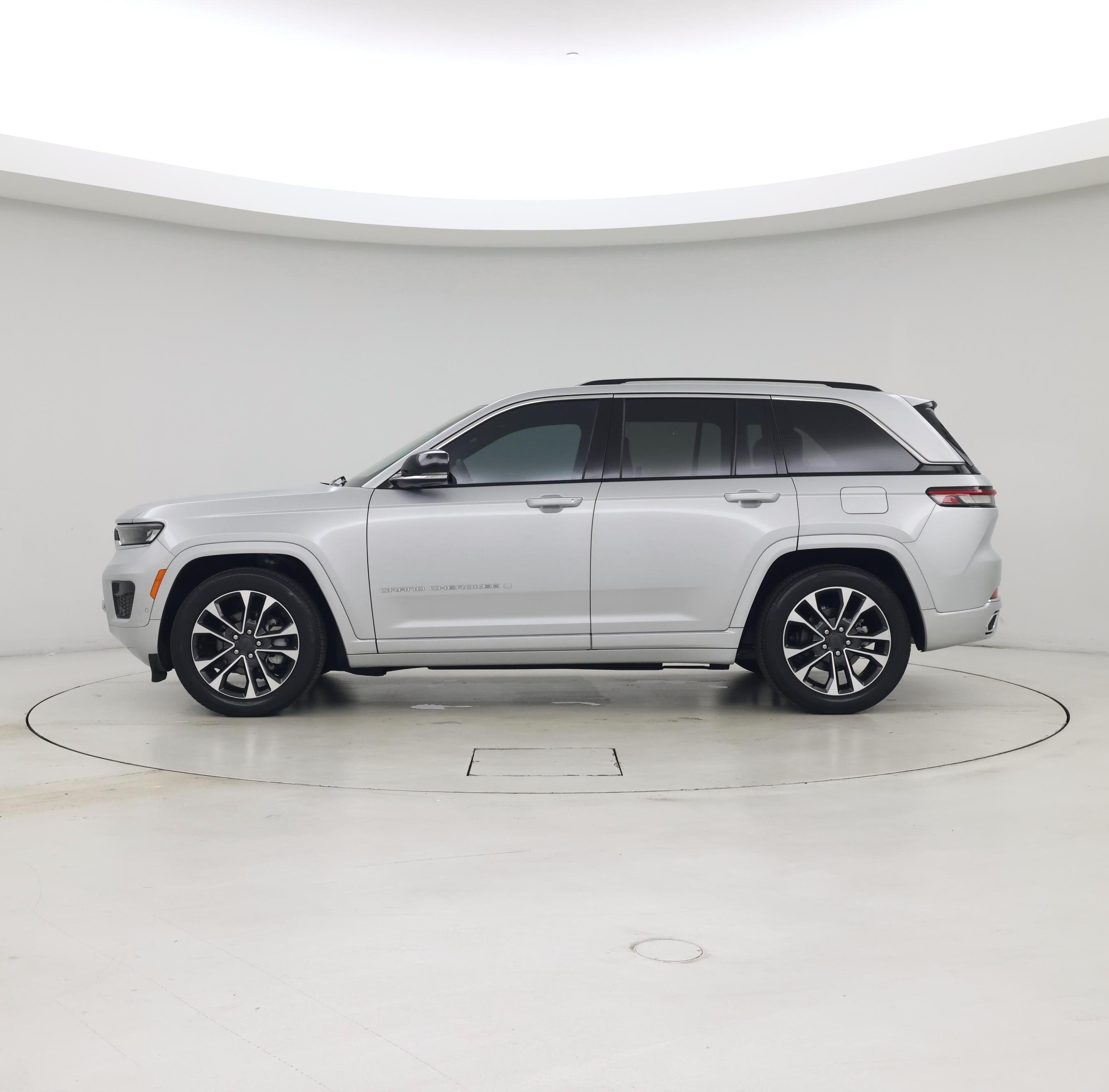 Thumbnail: 2023 Jeep Grand Cherokee - 3