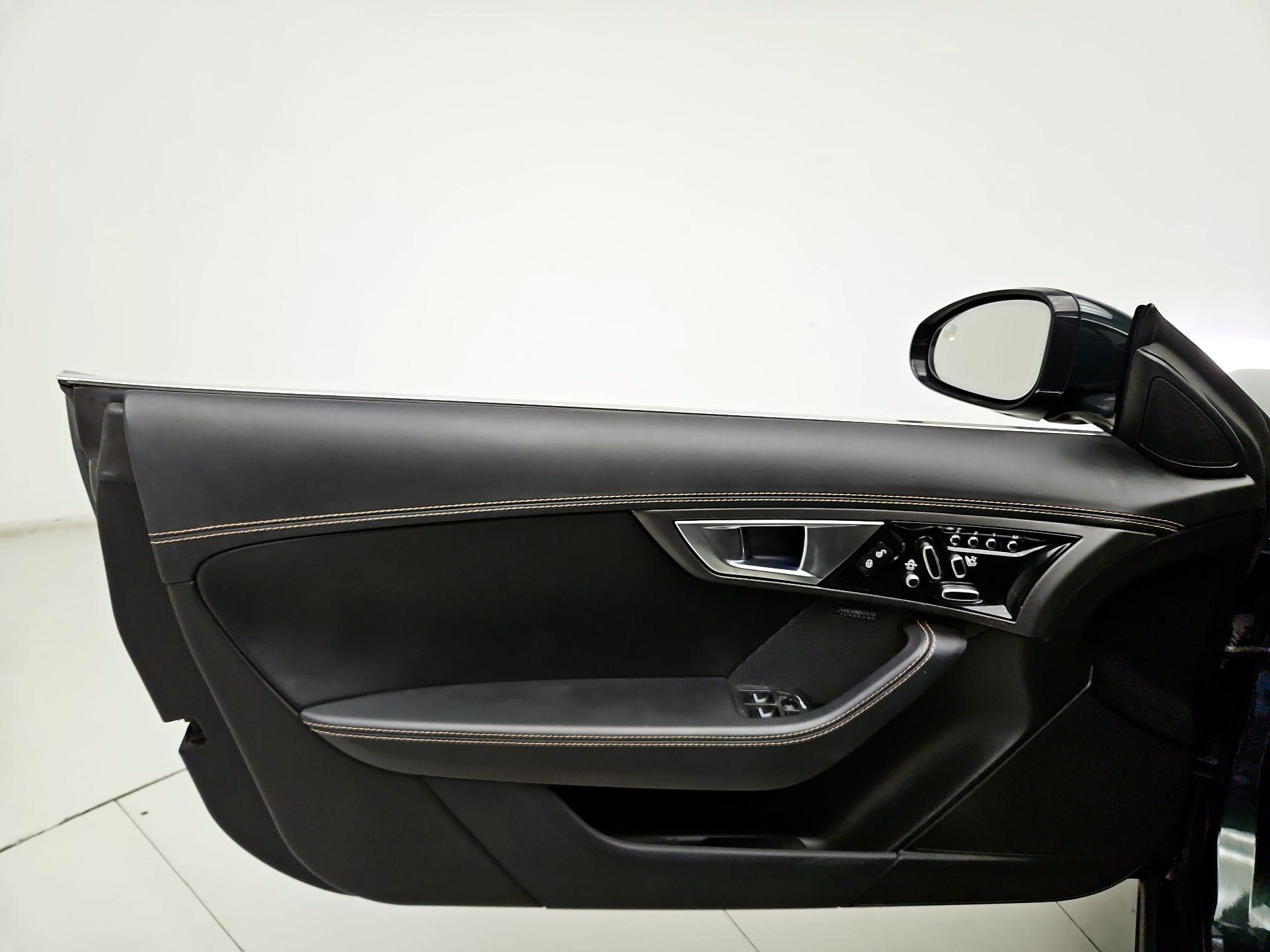 Thumbnail: 2015 Jaguar F-Type - 12