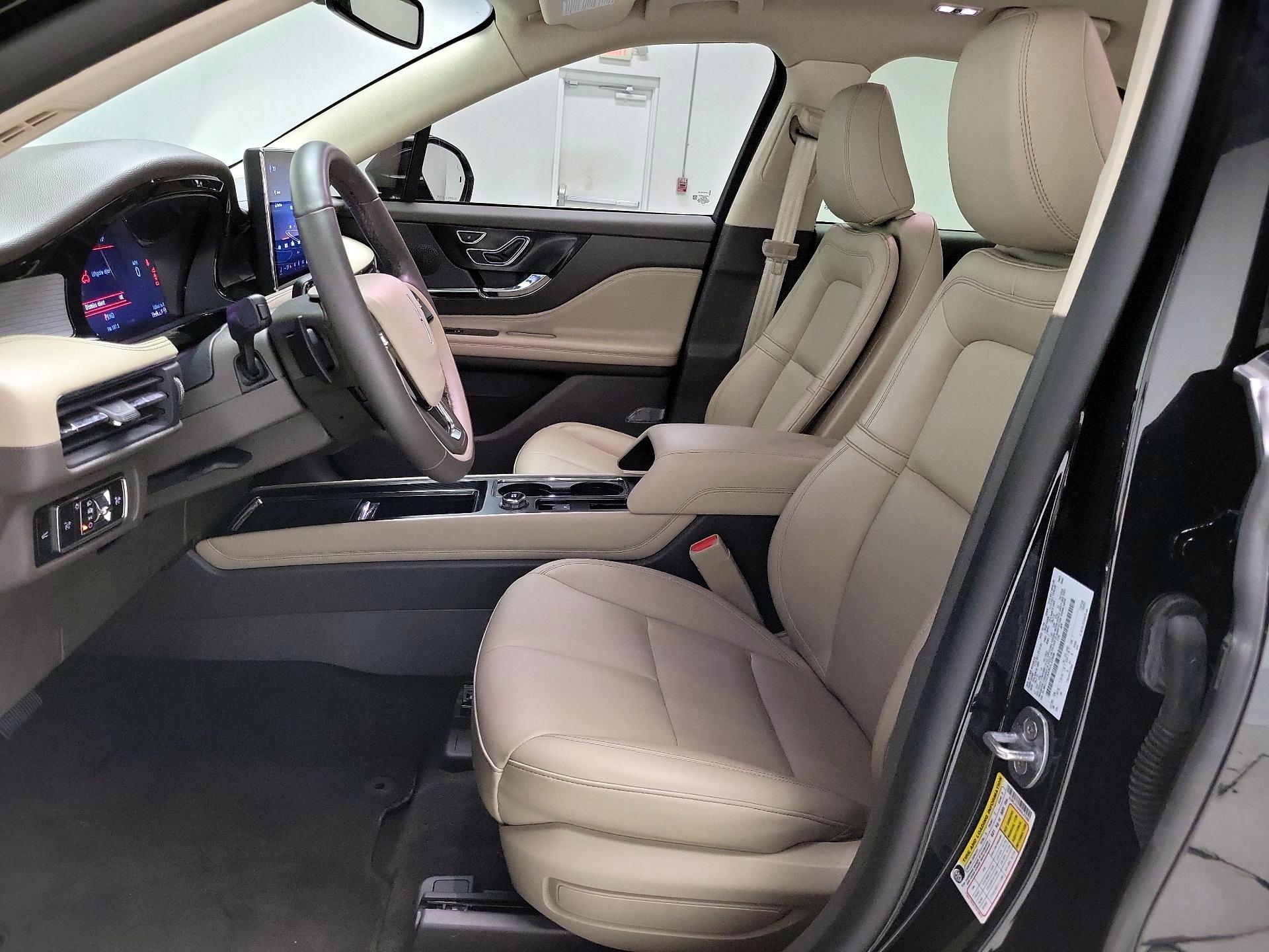 Thumbnail: 2024 Lincoln Corsair - 11